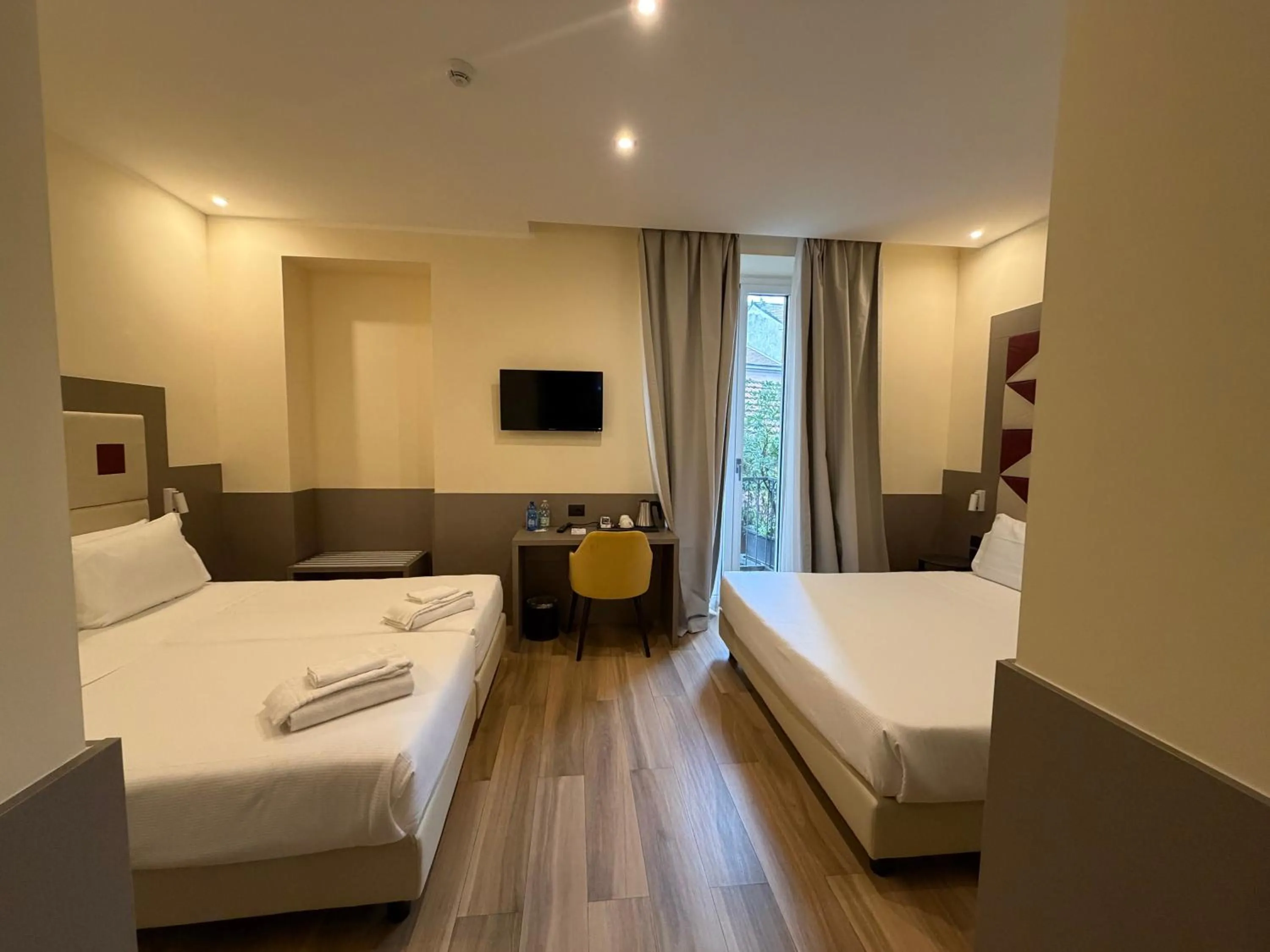 Bedroom, Bed in JR Hotels Bocconi Milano