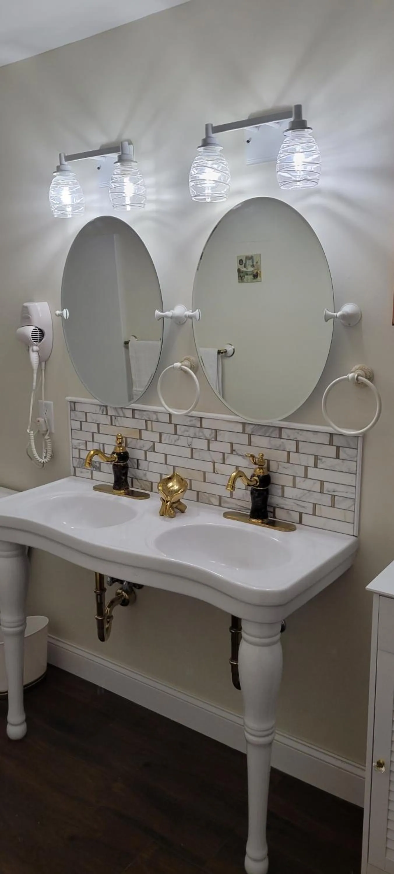 Bathroom in Holland Farmhouse Inn B&B