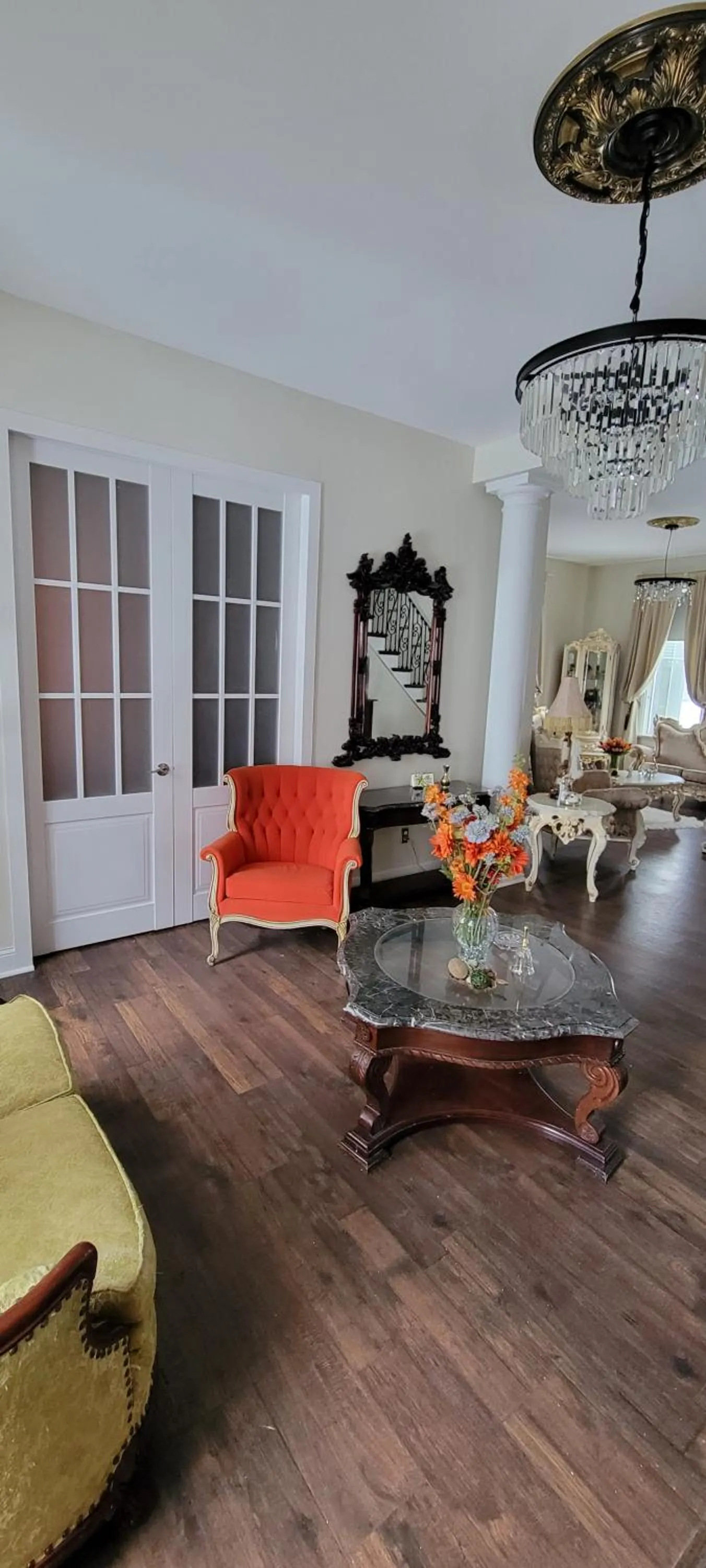 Living room in Holland Farmhouse Inn B&B