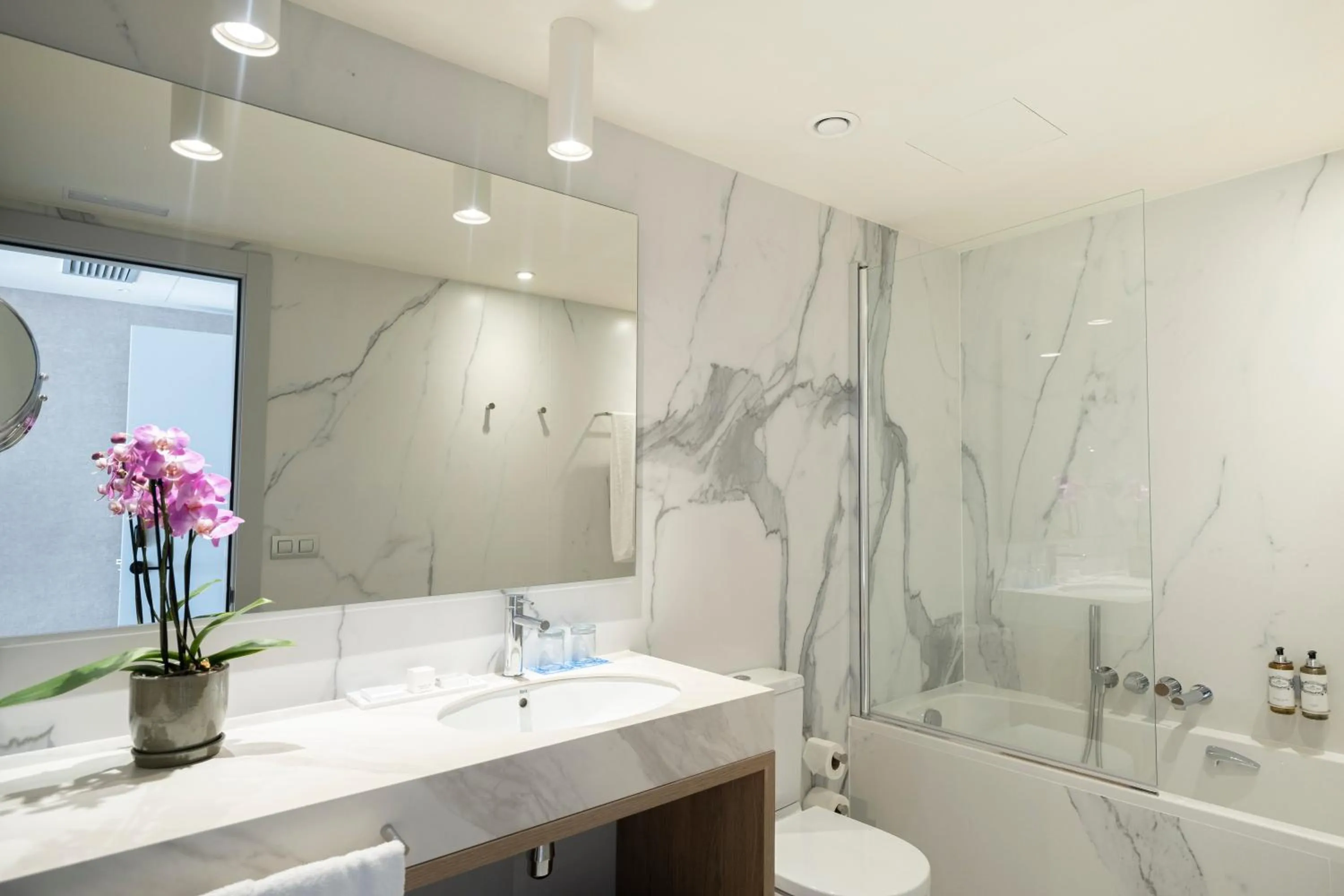 Bathroom in Hotel Voramar