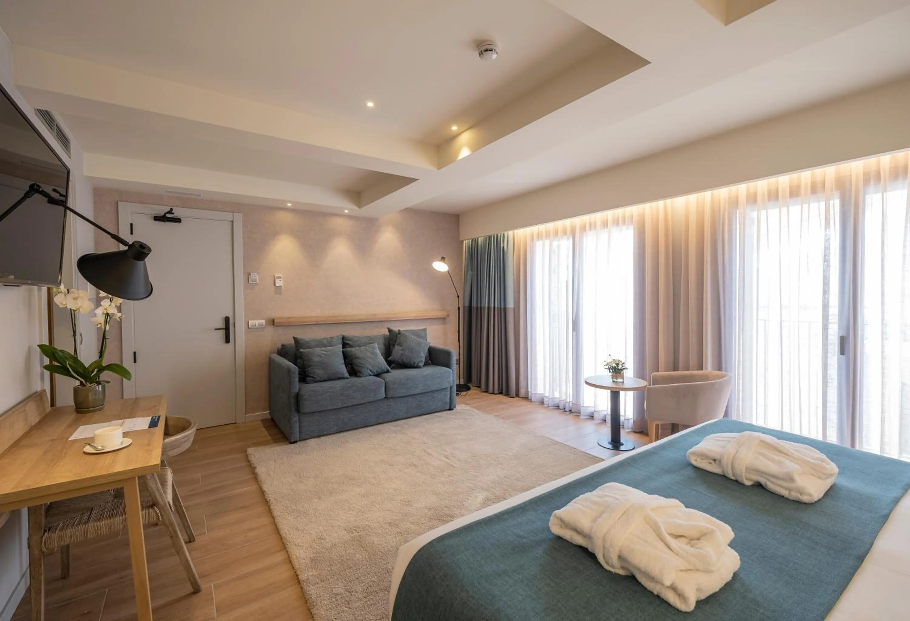 Photo of the whole room, Bed in Hotel Voramar