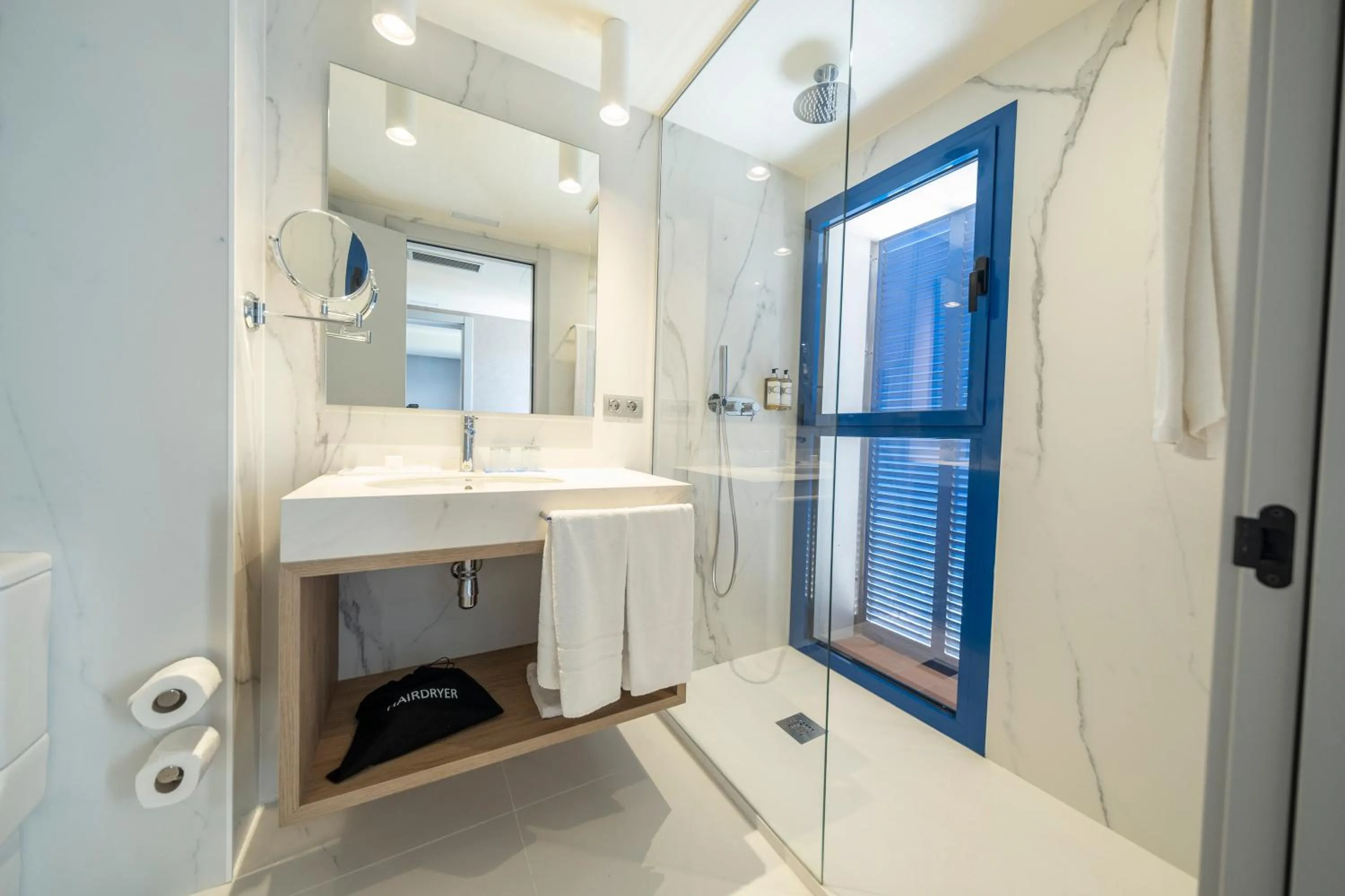 Bathroom in Hotel Voramar