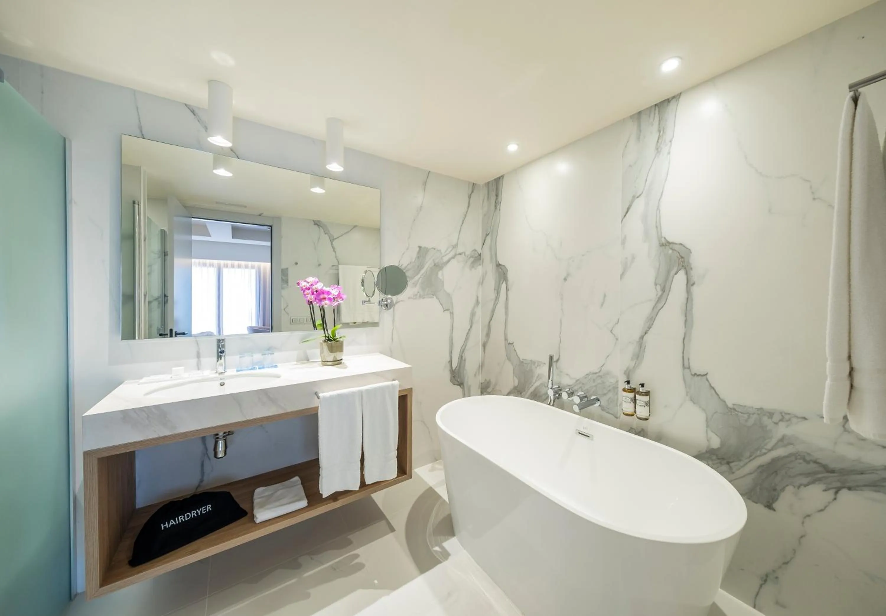 Bathroom in Hotel Voramar