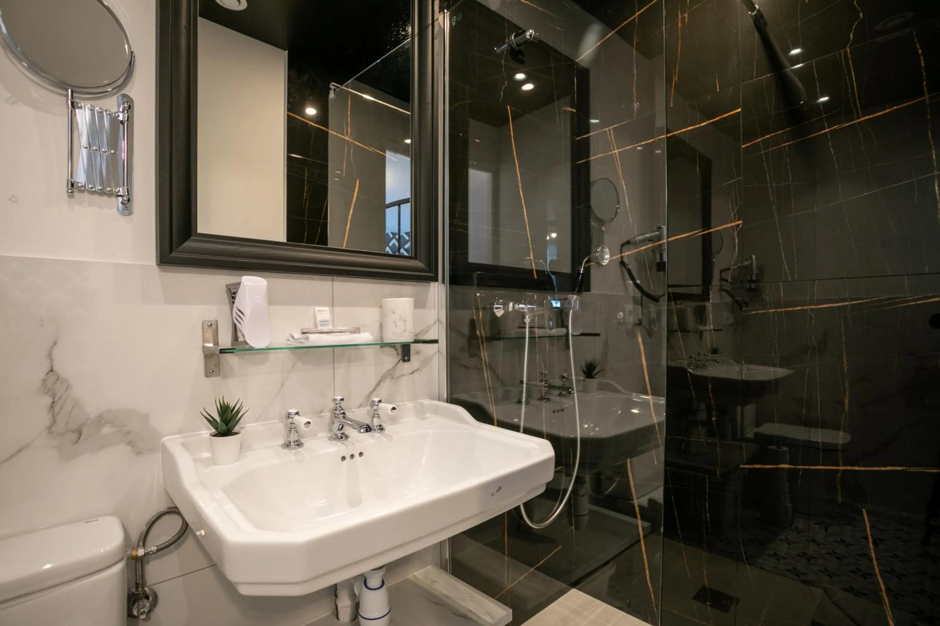 Bathroom in WS Notre-Dame - Linné