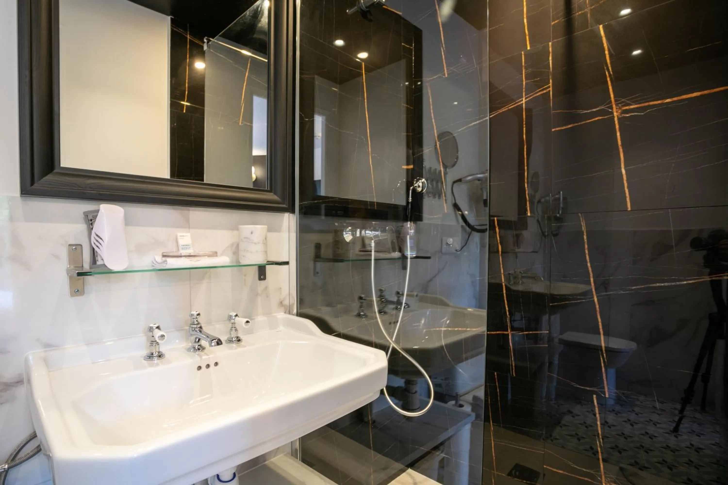 Bathroom in WS Notre-Dame - Linné