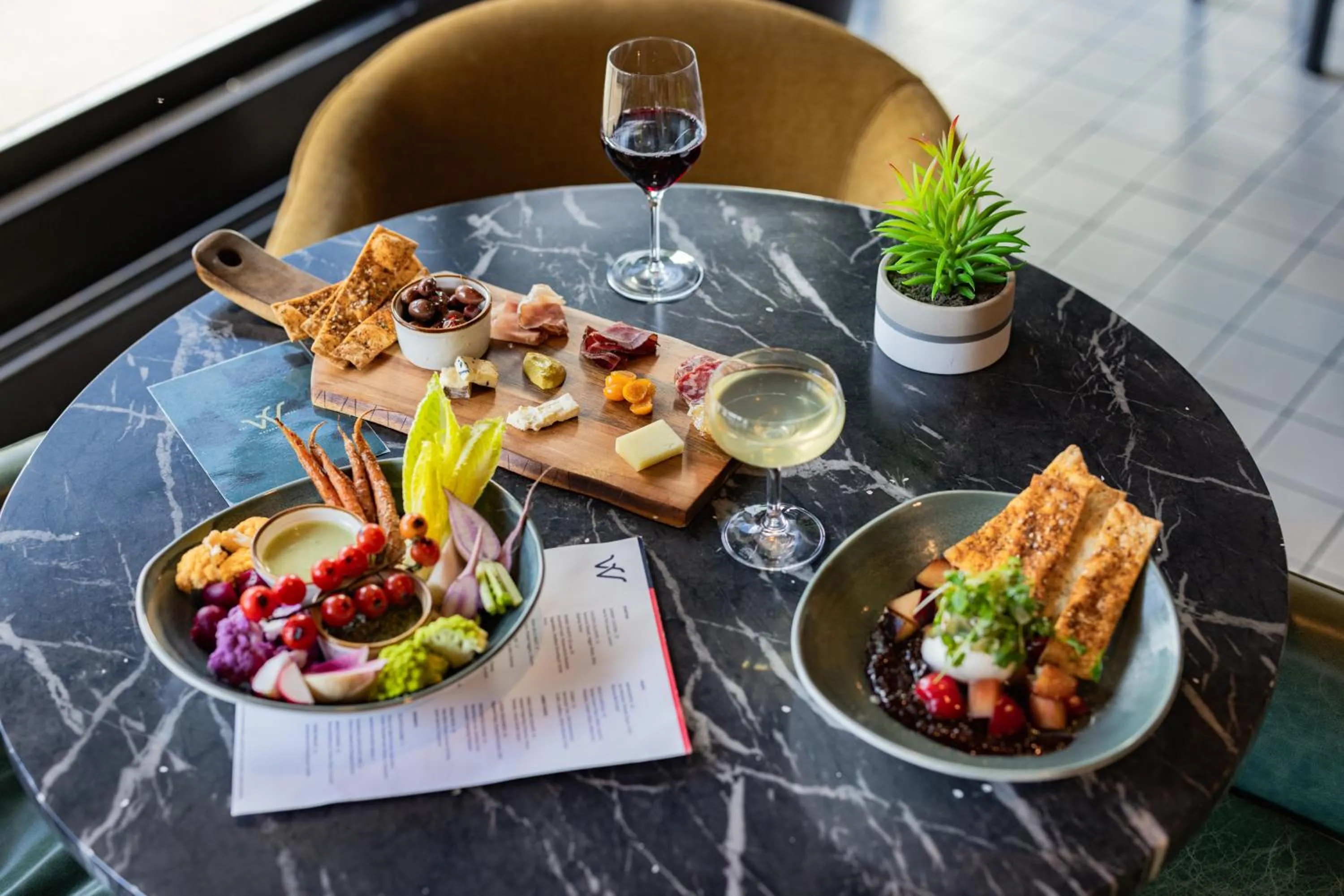 Food and drinks in Holiday Inn - Chicago Dwtn - The Mart by IHG