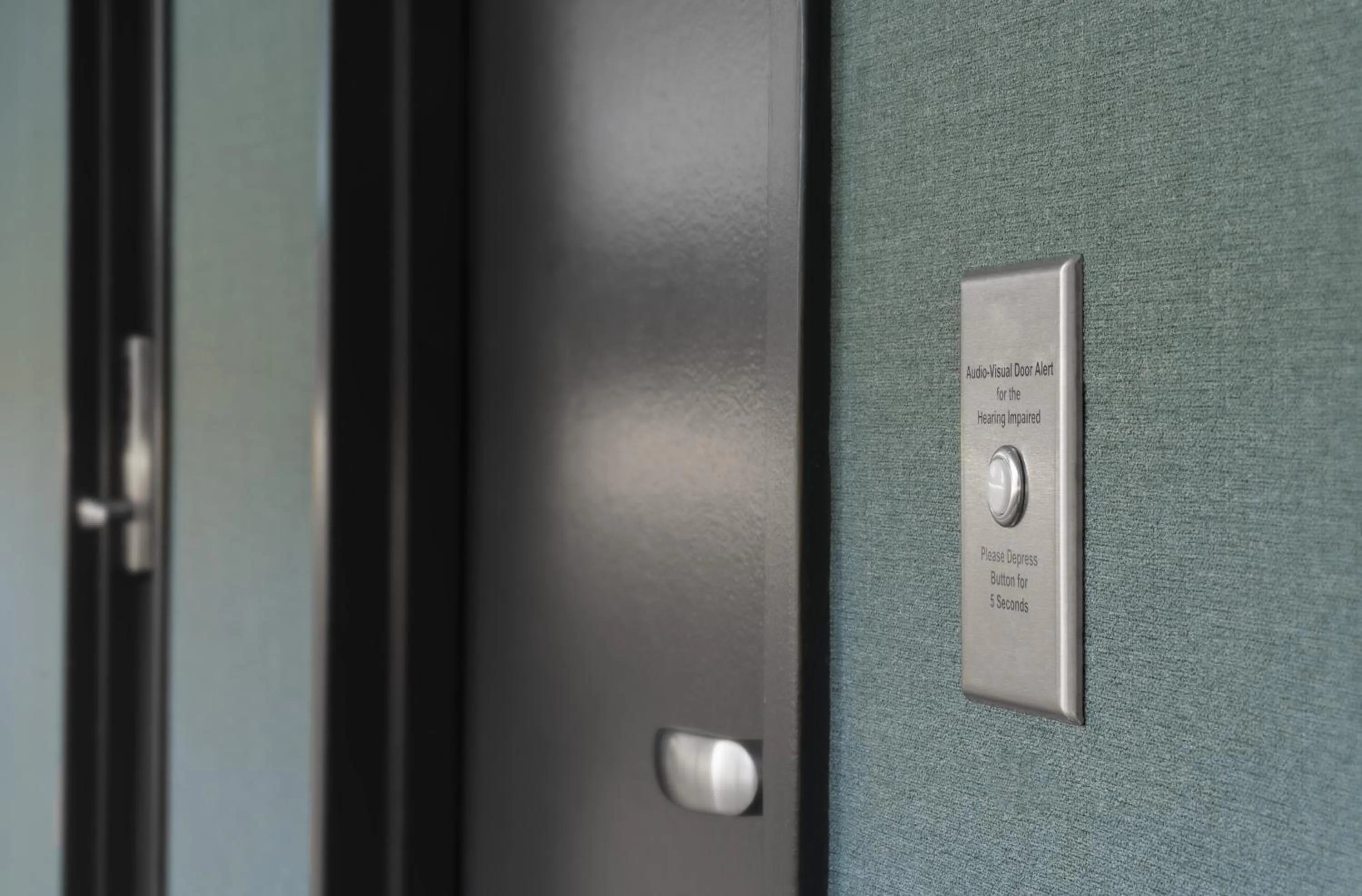 acessibility in Holiday Inn - Chicago Dwtn - The Mart by IHG