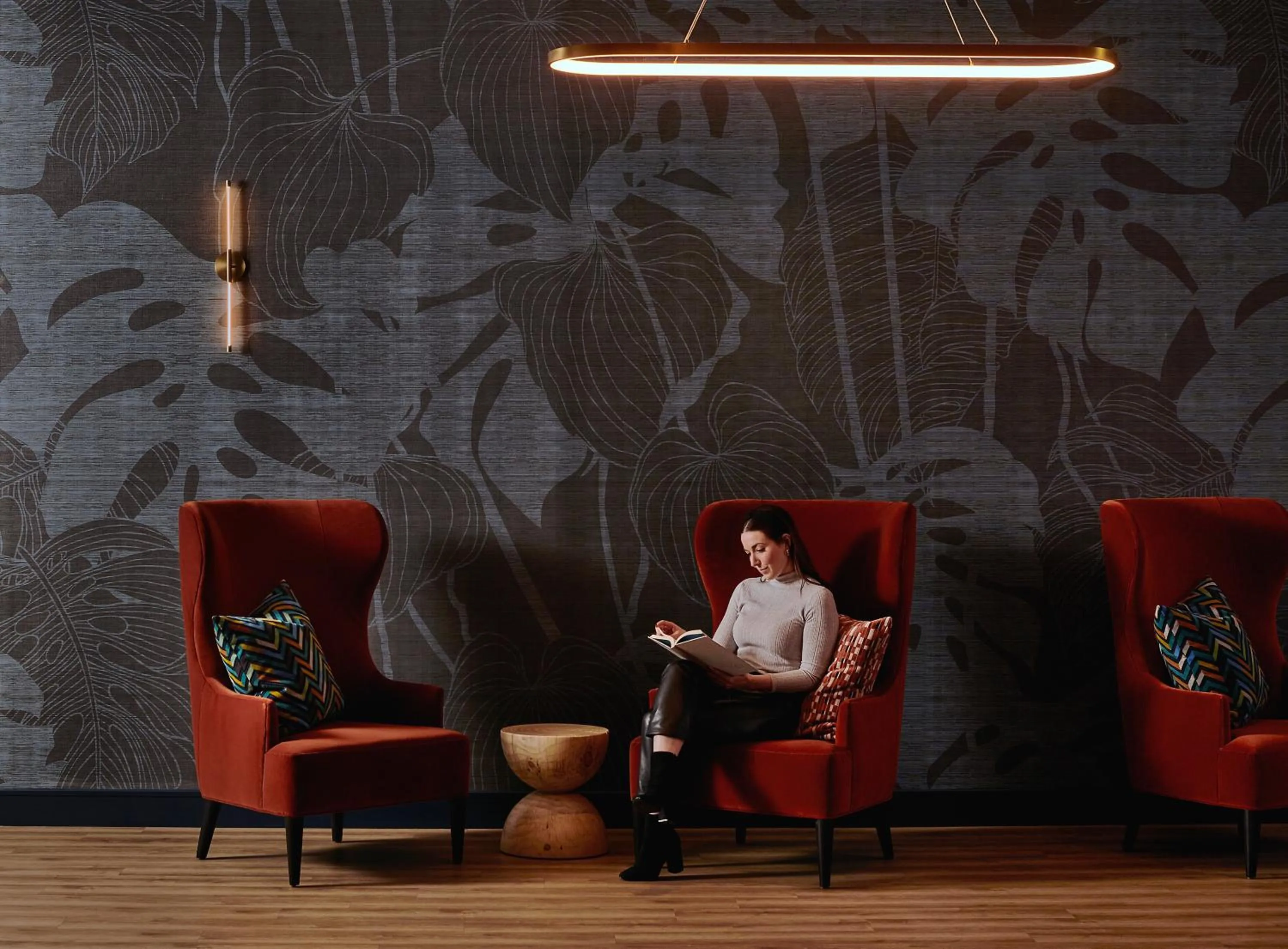 Seating area in Holiday Inn - Chicago Dwtn - The Mart by IHG