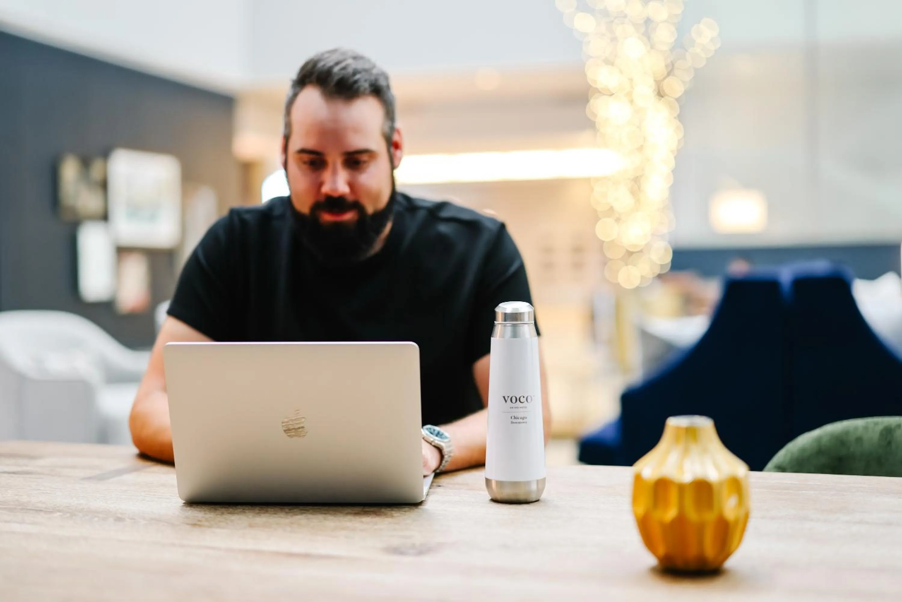 Lobby or reception in voco Chicago Downtown - Riverwalk by IHG