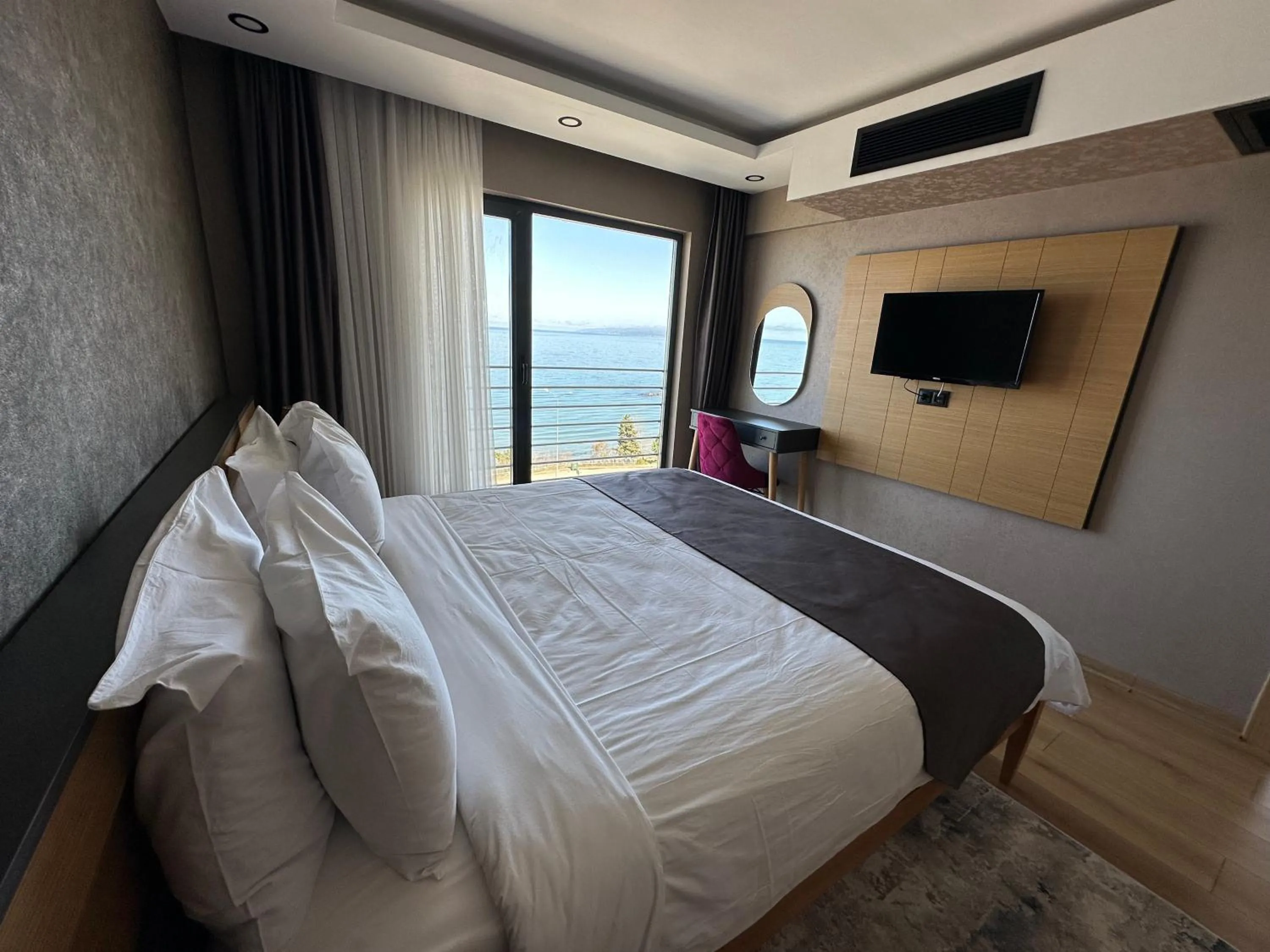 Bed in Şehrar Suite Hotel