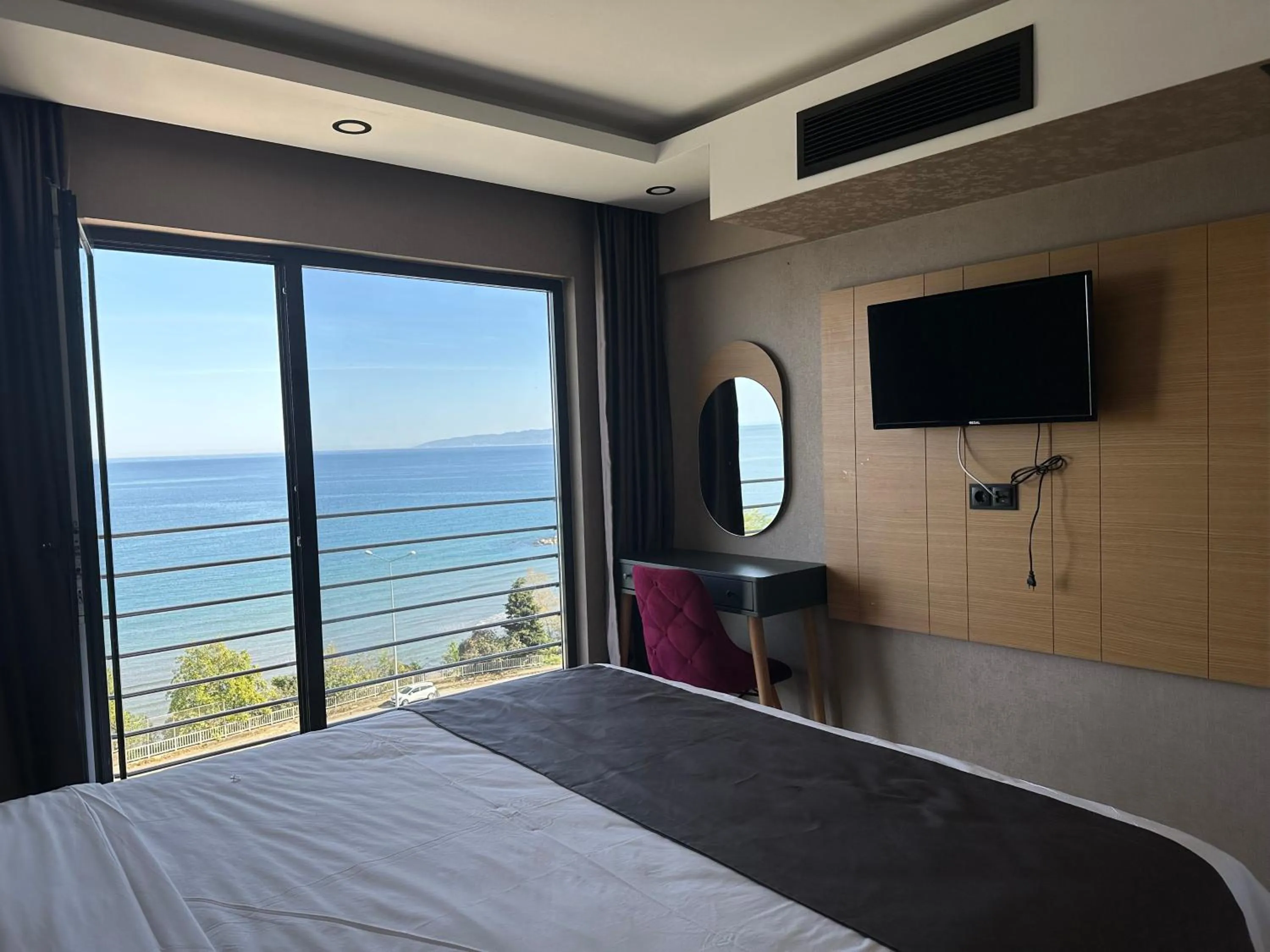 Communal lounge/ TV room, Bed in Şehrar Suite Hotel