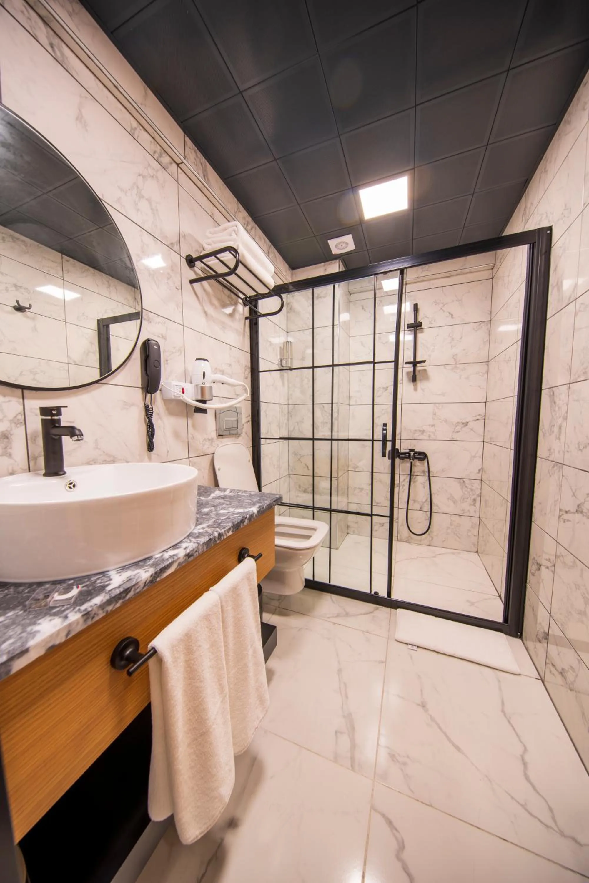 Shower in Şehrar Suite Hotel