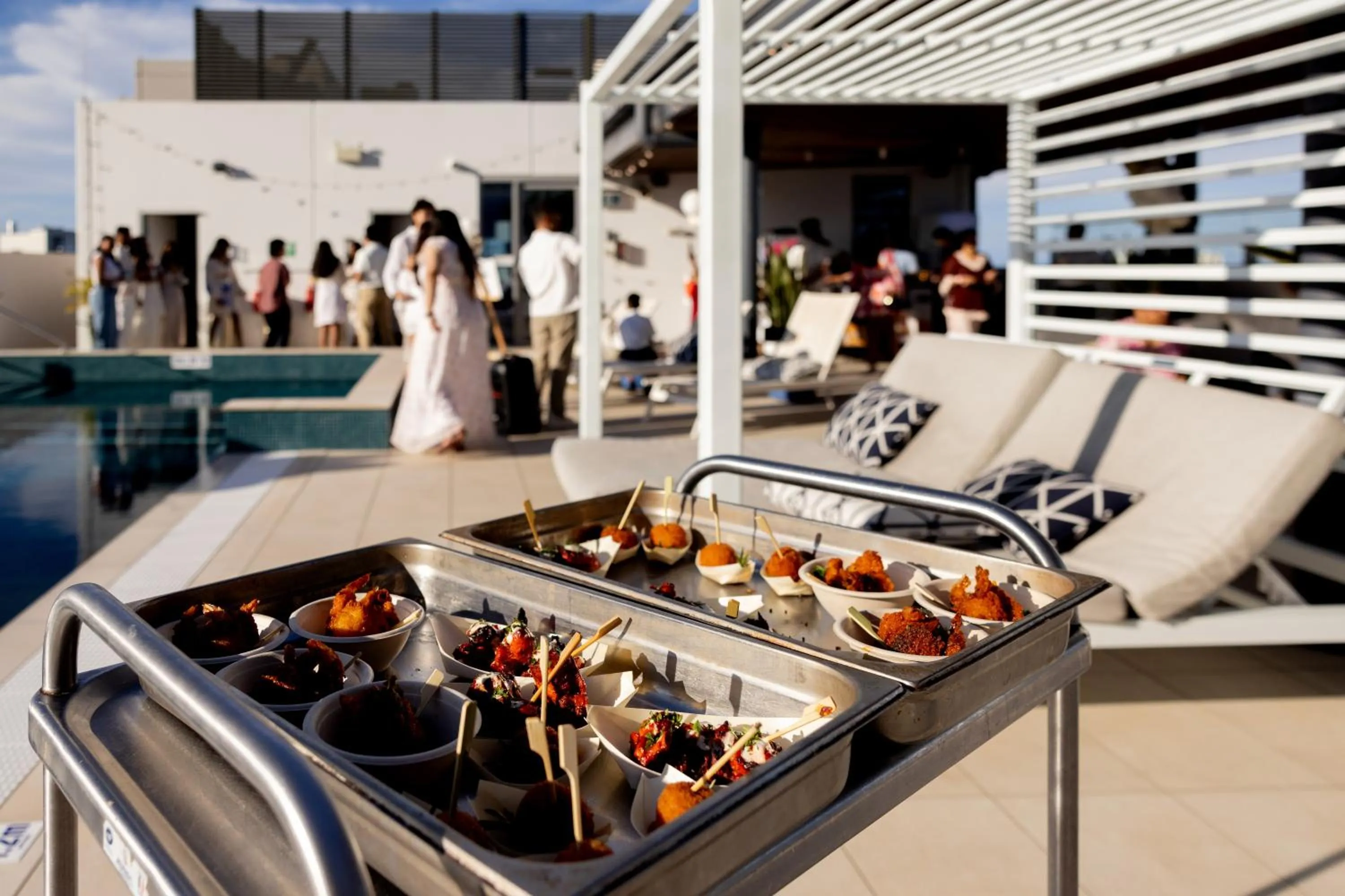 Food and drinks in Holiday Inn Express & Suites Sunshine Coast by IHG