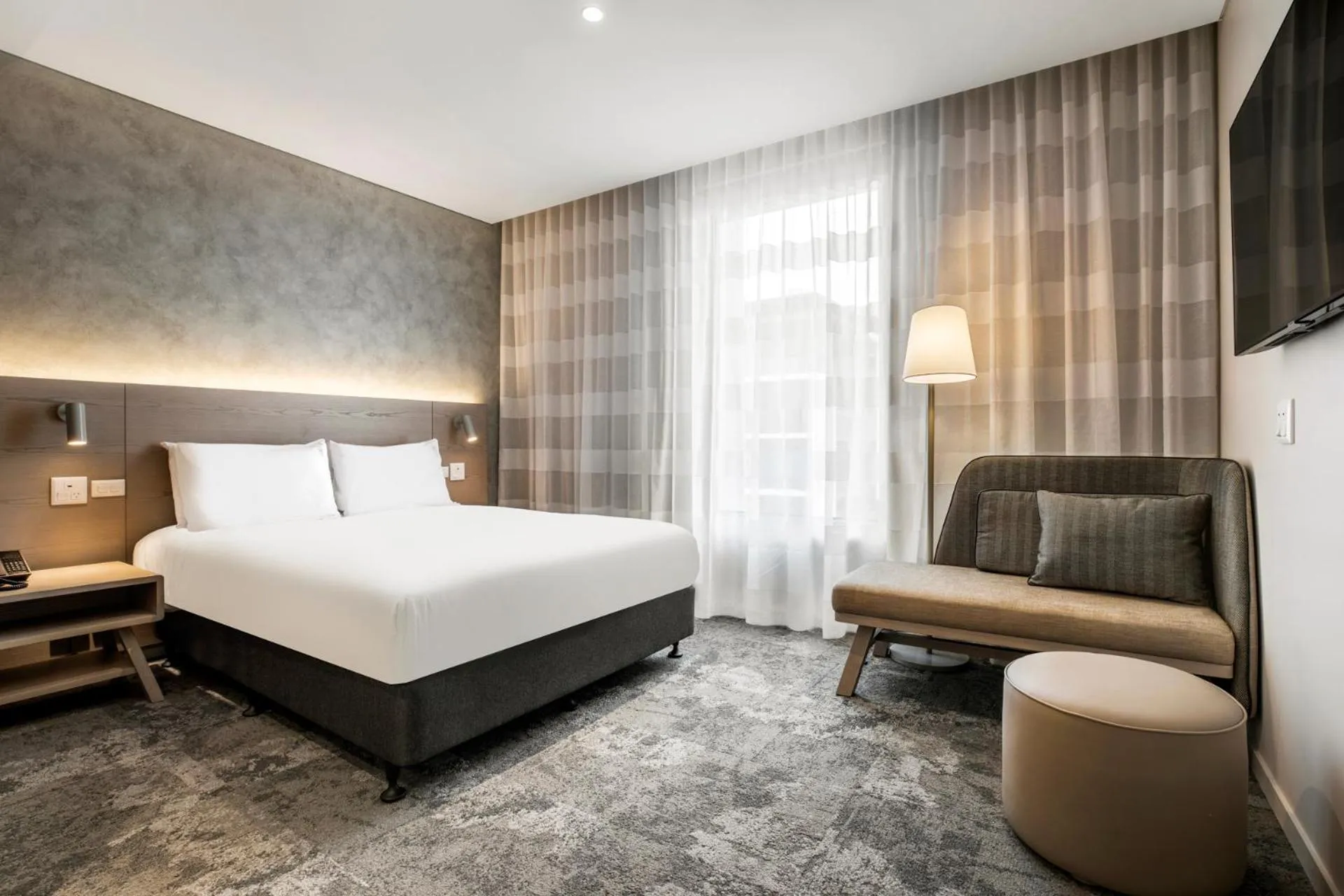 Bedroom, Bed in Holiday Inn Express & Suites Sunshine Coast by IHG
