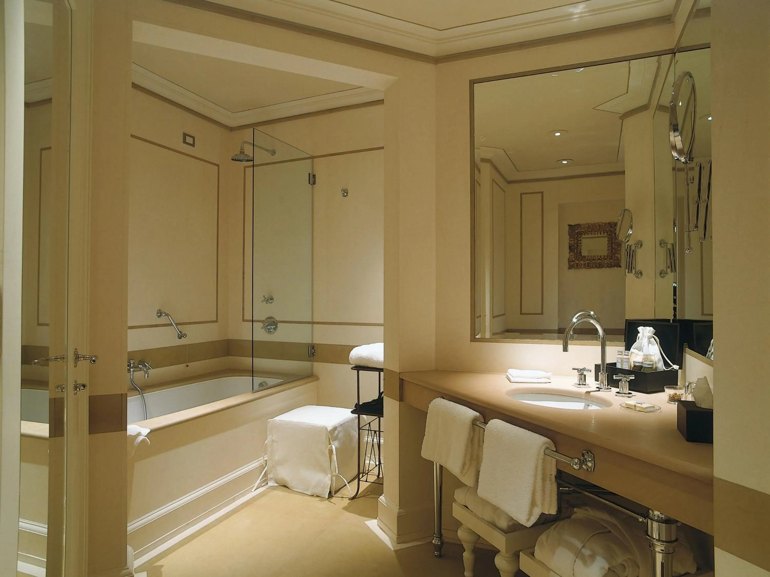 Bathroom in Palazzo Firenze by Baglioni Hotels & Resorts