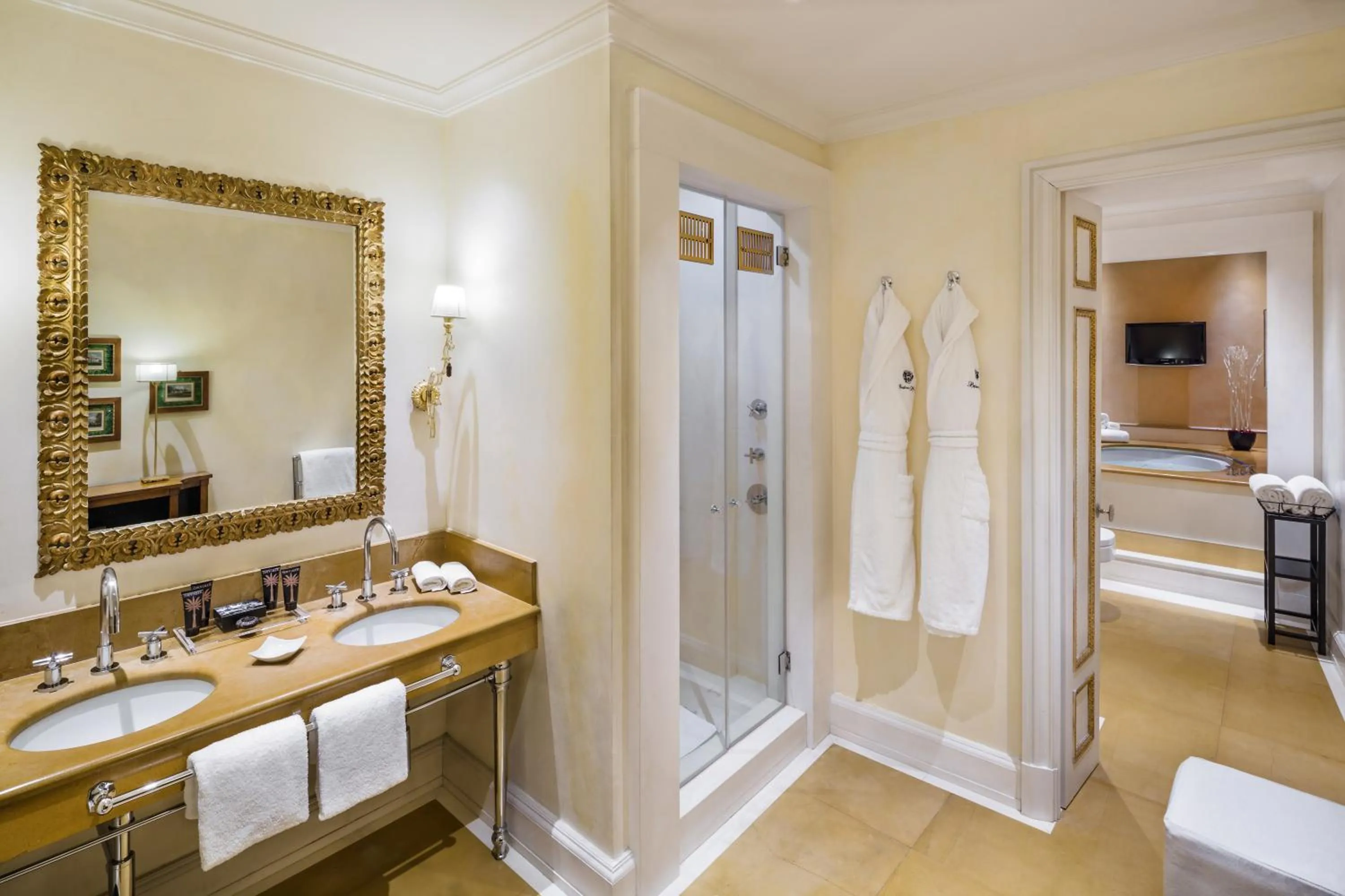Shower in Palazzo Firenze by Baglioni Hotels & Resorts