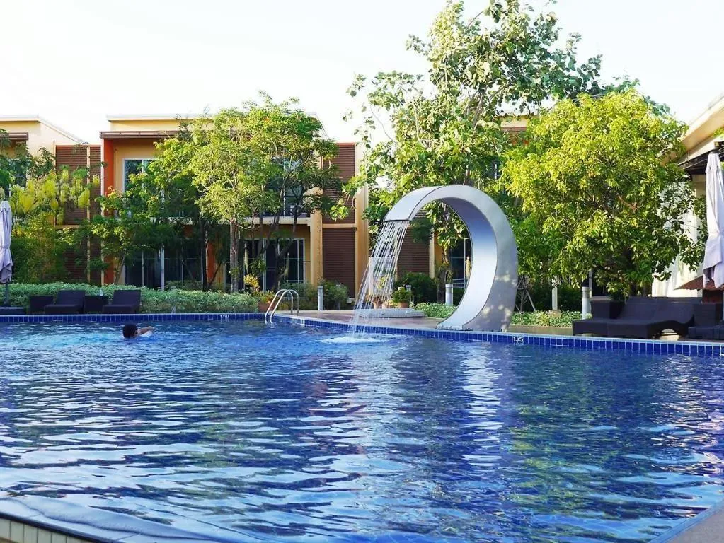 Swimming pool in BANGKOK.GRAND.RESORT