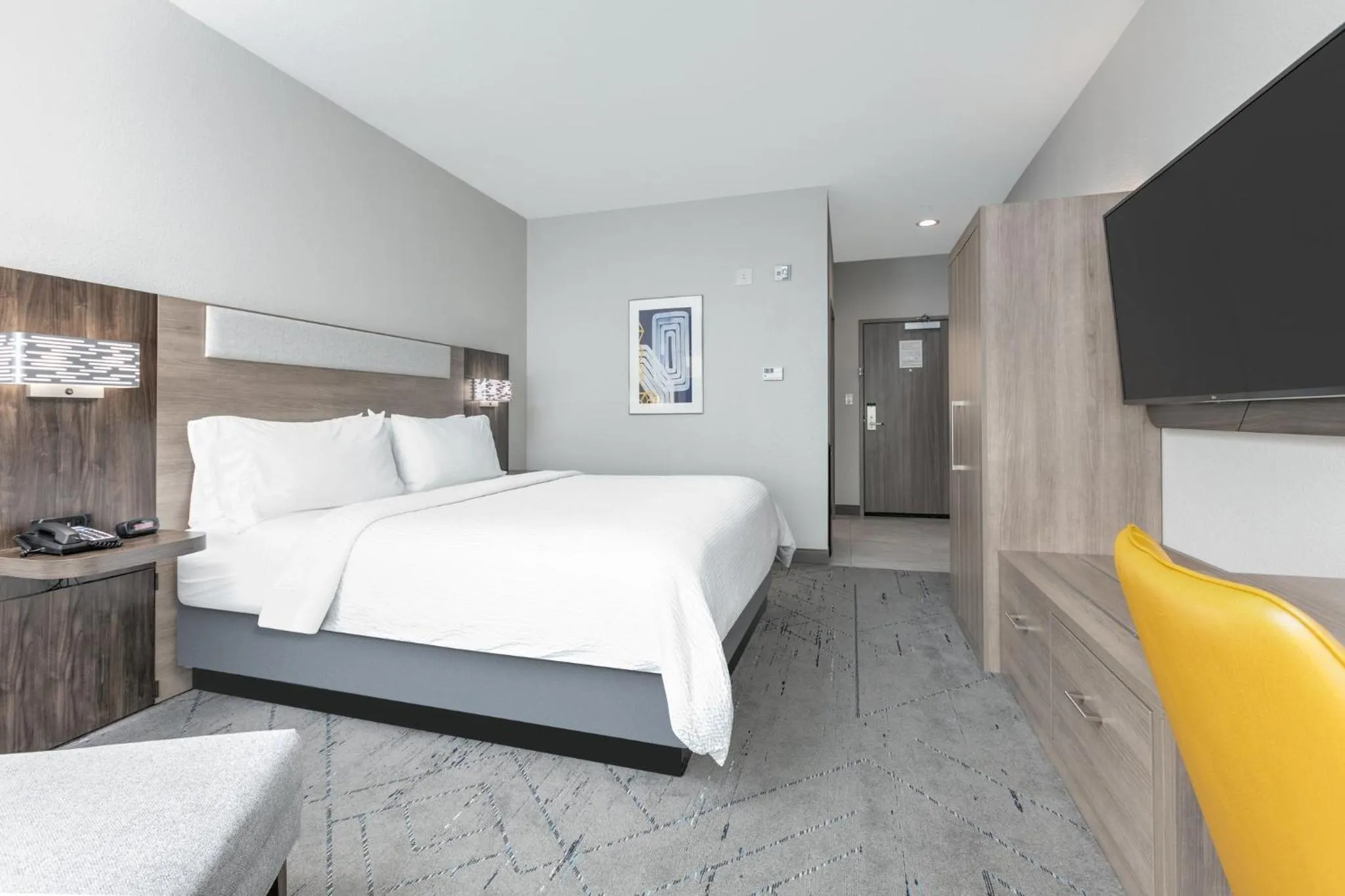 Photo of the whole room, Bed in HOLIDAY INN EXPRESS & SUITES DALLAS PLANO NORTH by IHG