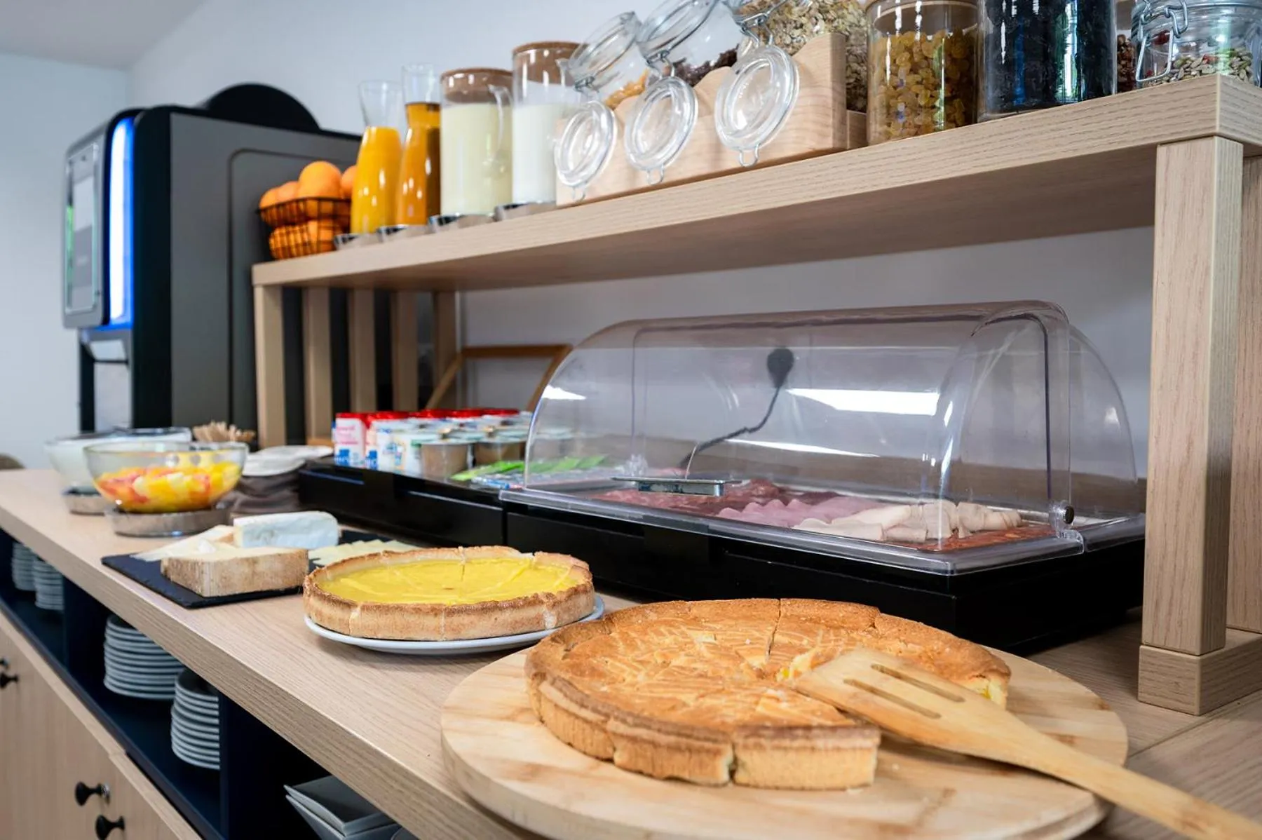 Breakfast in Nemea Appart Hotel Les Hauts de Milady Biarritz