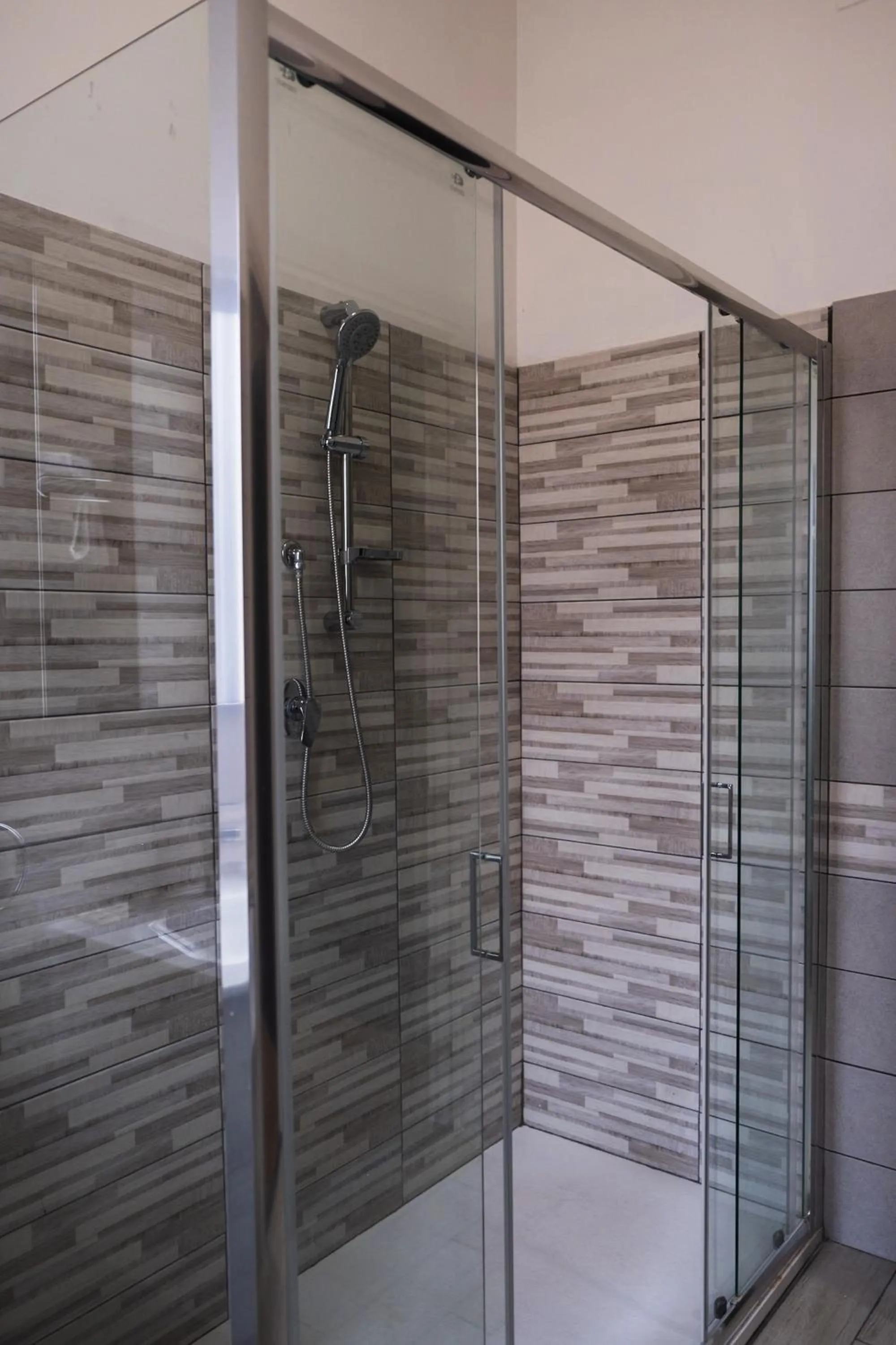 Shower in Hotel d'Este