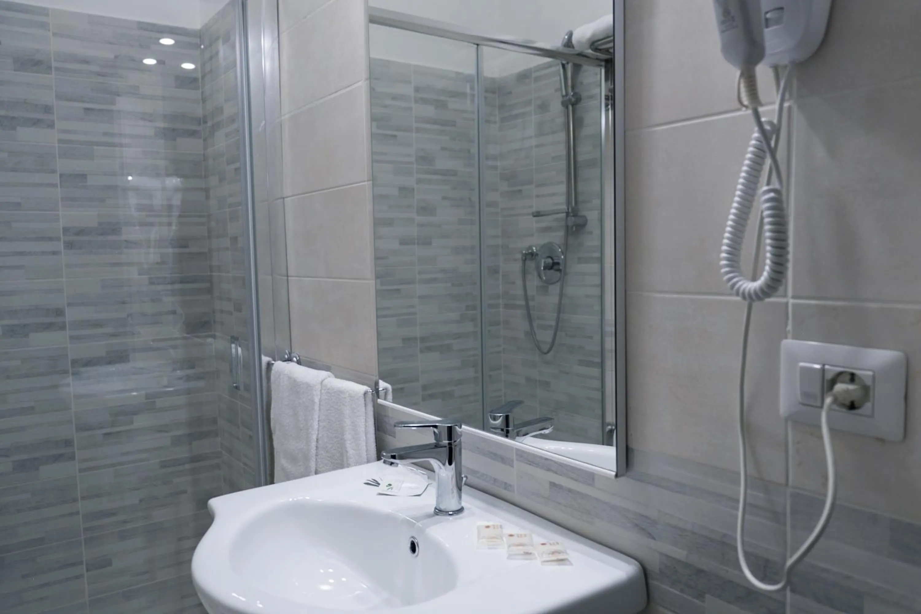 Shower in Hotel d'Este