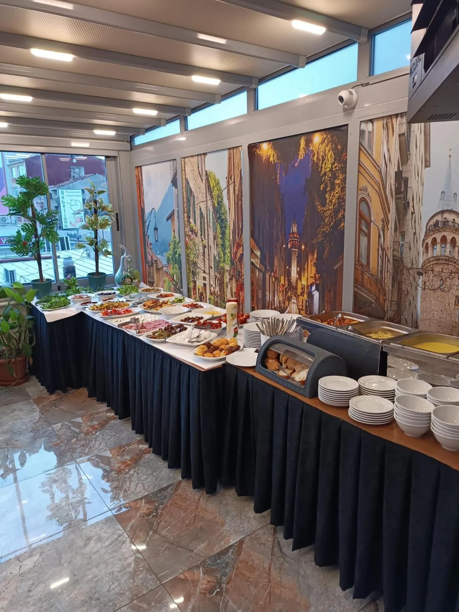 Restaurant/places to eat in Bona Sera Hotel