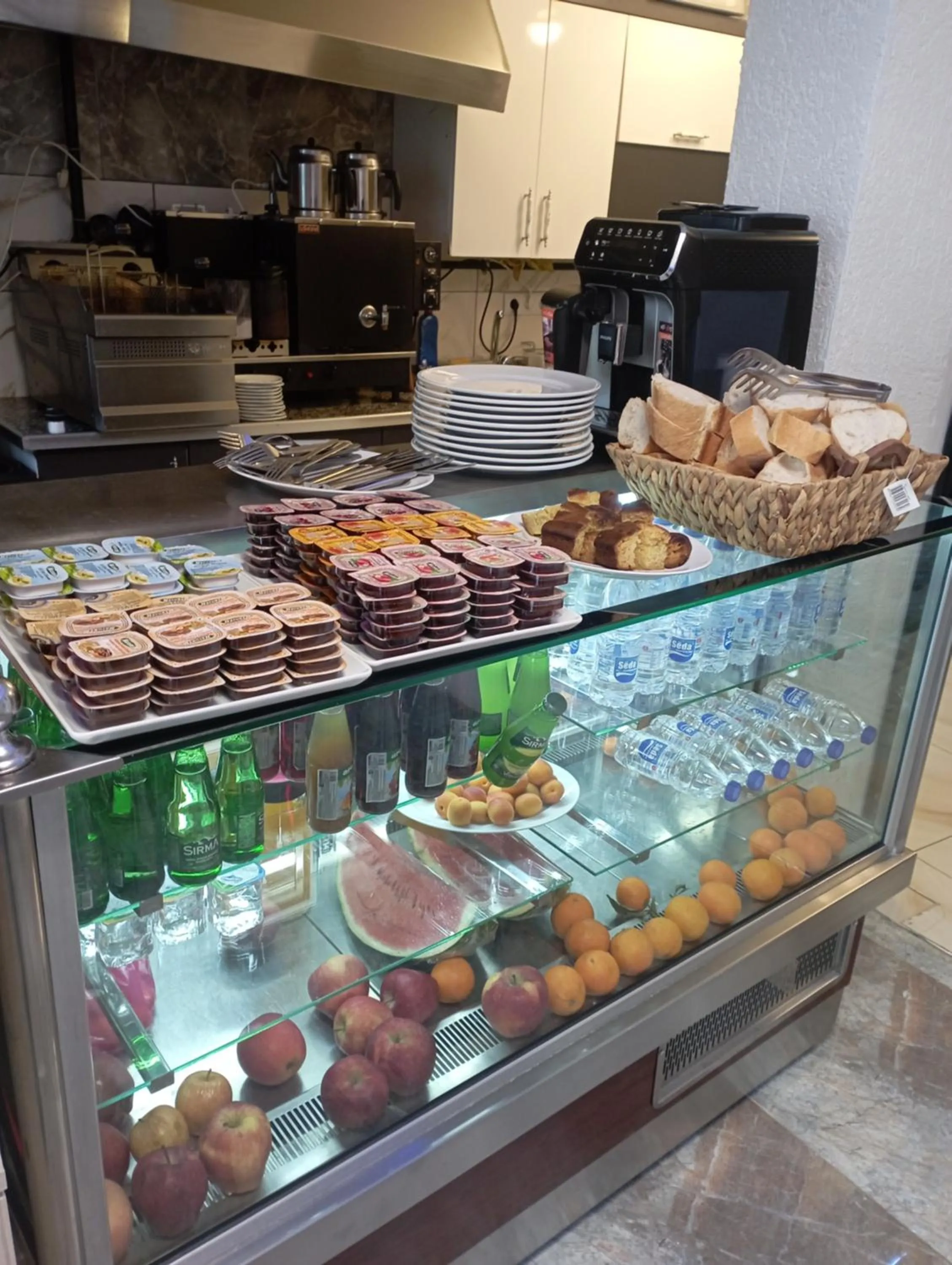 Restaurant/places to eat in Bona Sera Hotel