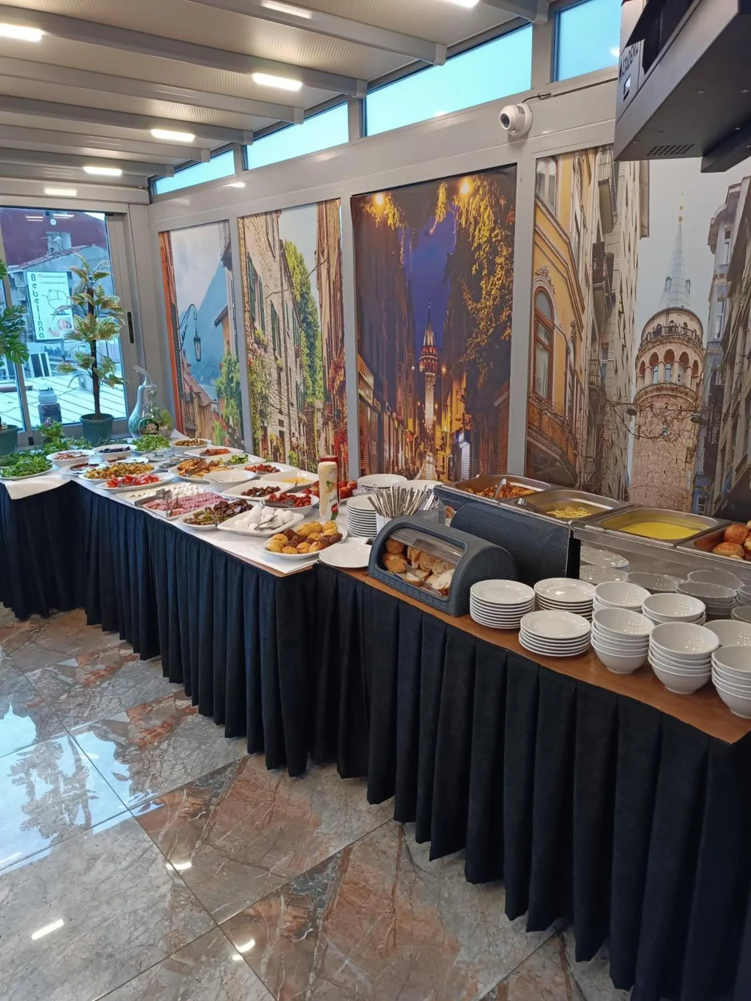 Restaurant/places to eat in Bona Sera Hotel