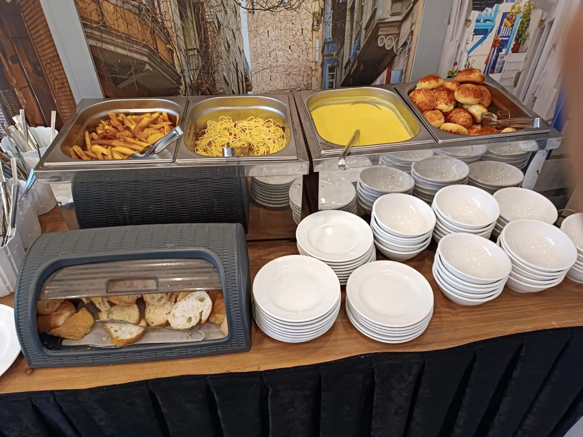 Restaurant/places to eat in Bona Sera Hotel