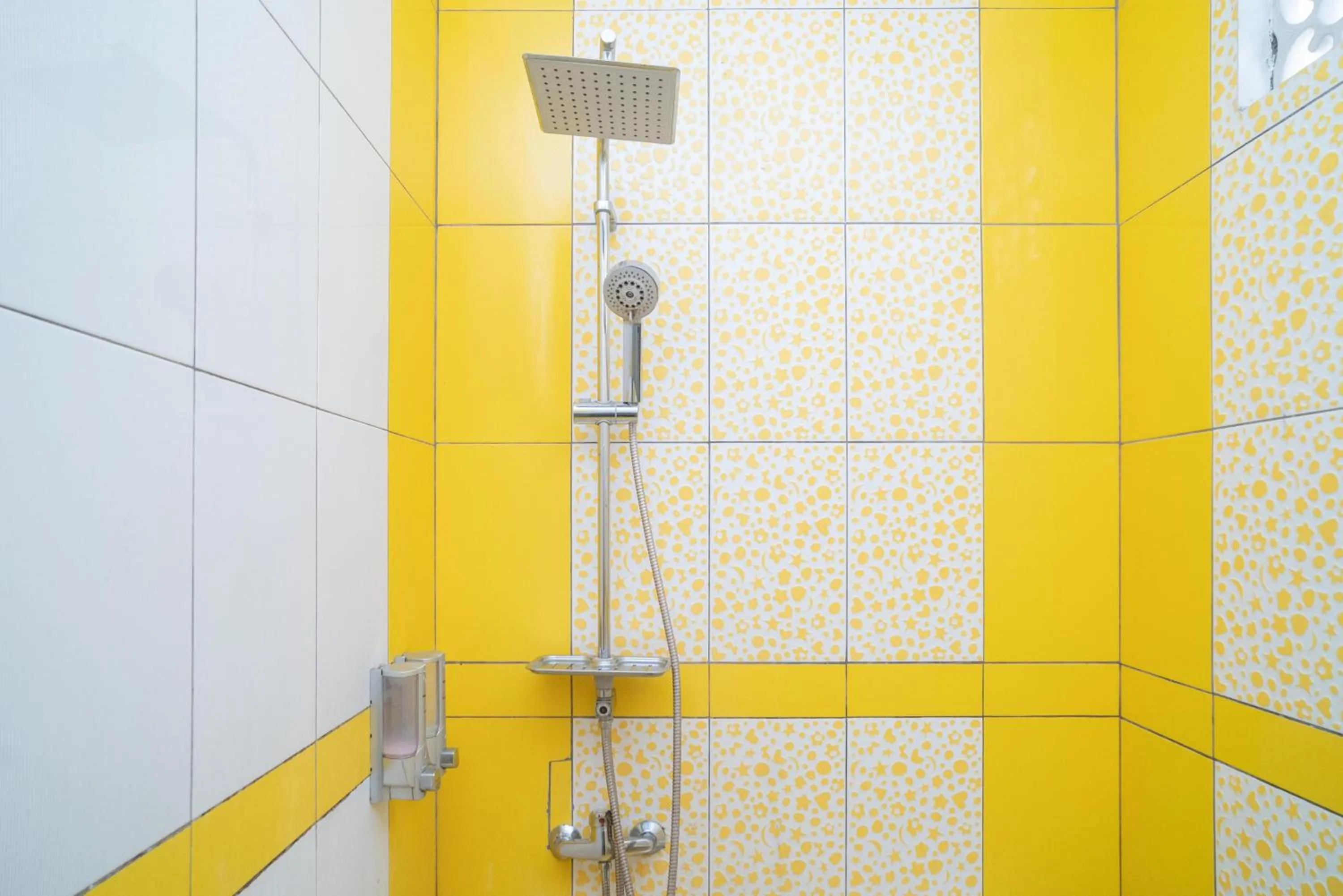 RedDoorz Syariah Near Lapangan Dwiwarna Barabai