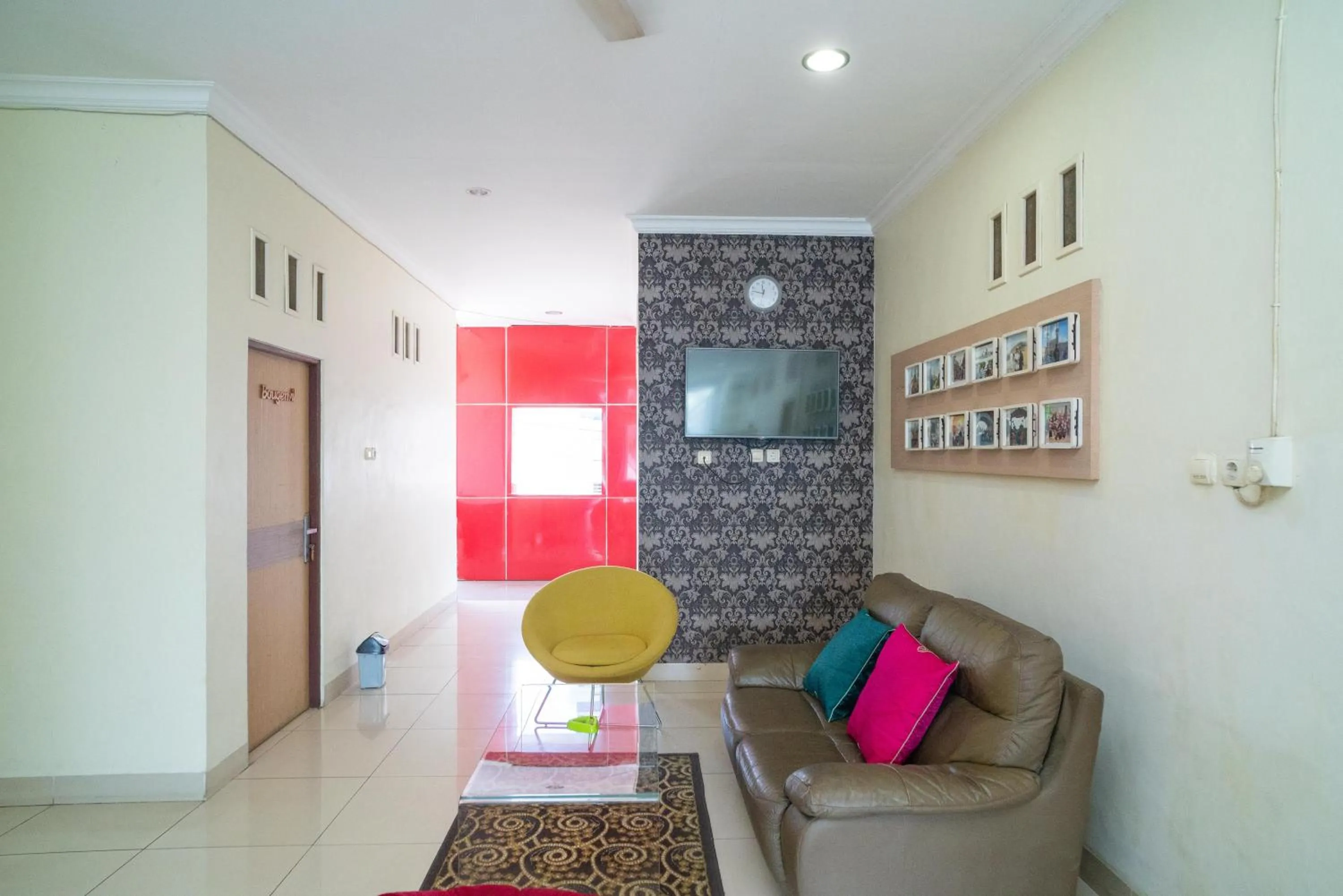 RedDoorz Syariah Near Lapangan Dwiwarna Barabai