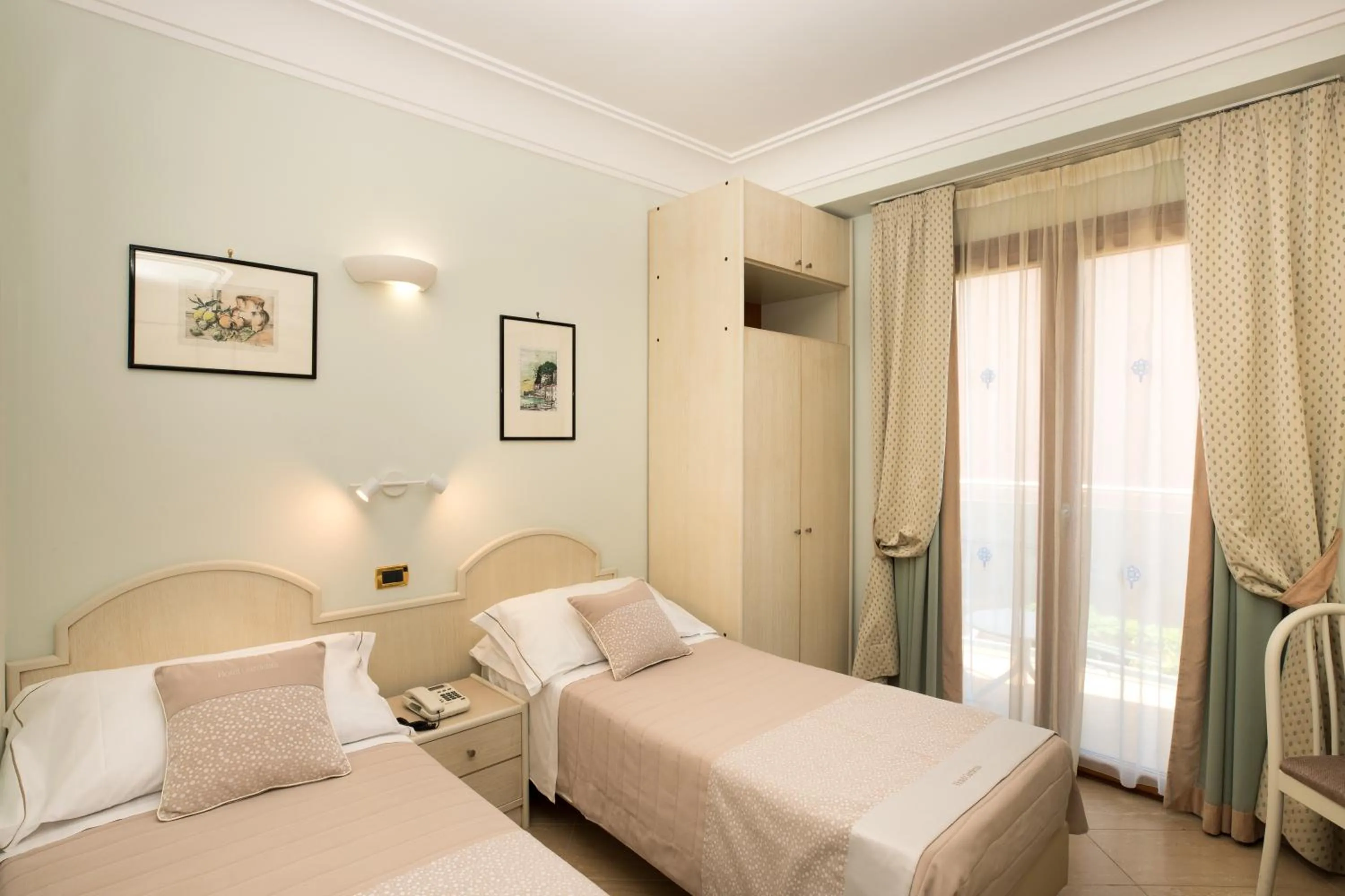 Bed in Hotel Gardenia Sorrento, Ascend Hotel Collection