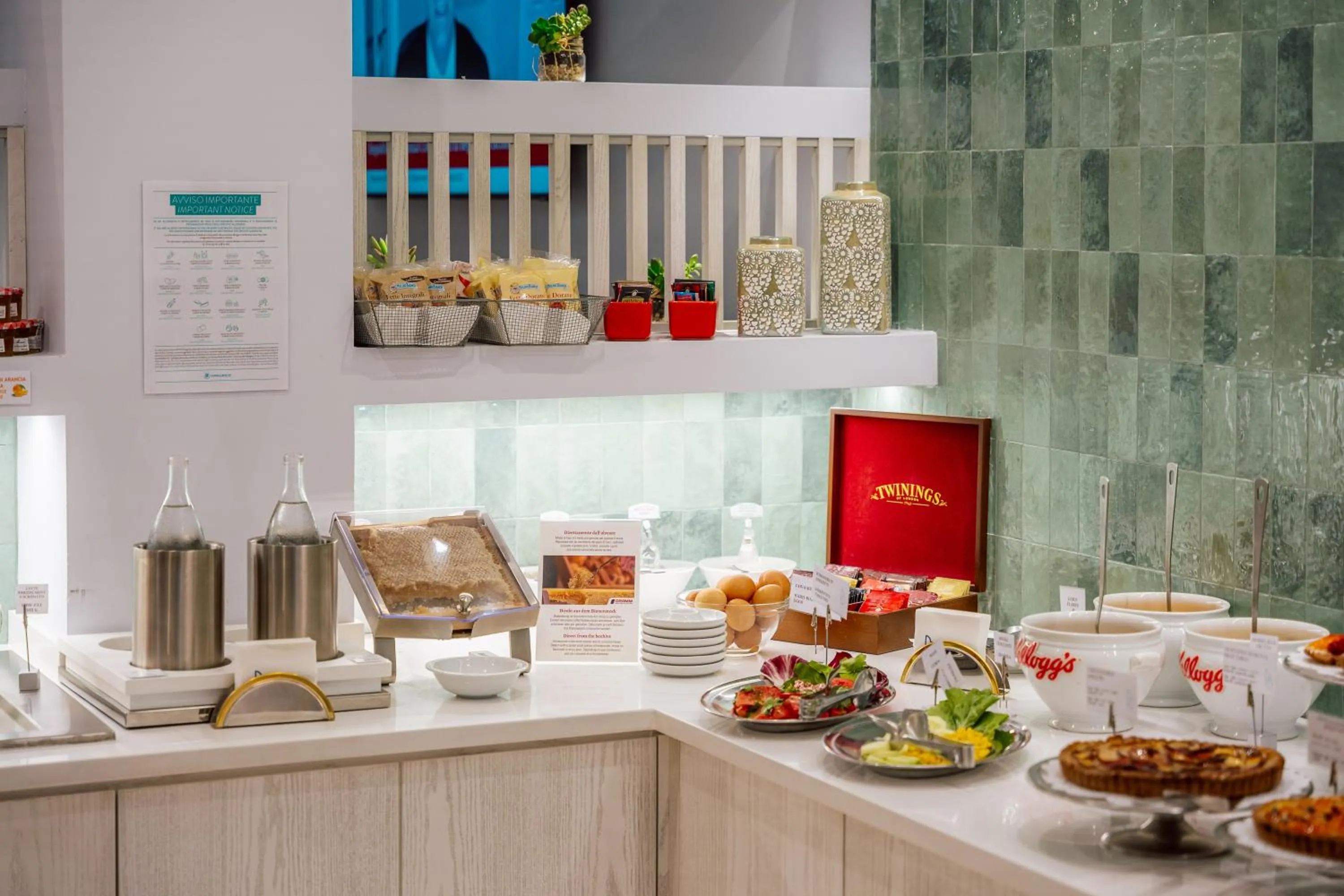 Buffet breakfast in Hotel Gardenia Sorrento, Ascend Hotel Collection