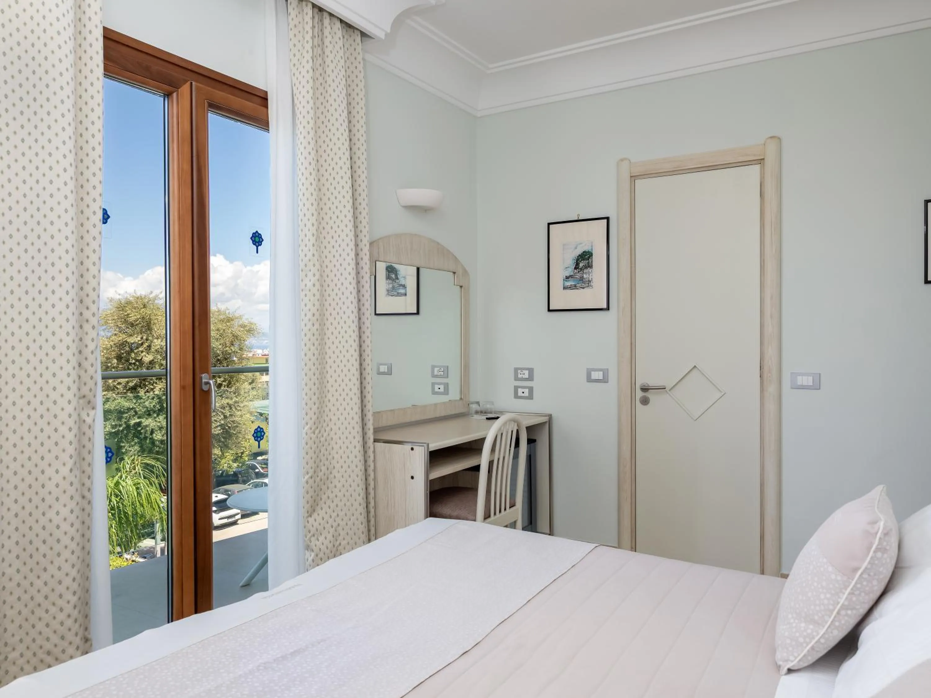 View (from property/room), Bed in Hotel Gardenia Sorrento, Ascend Hotel Collection