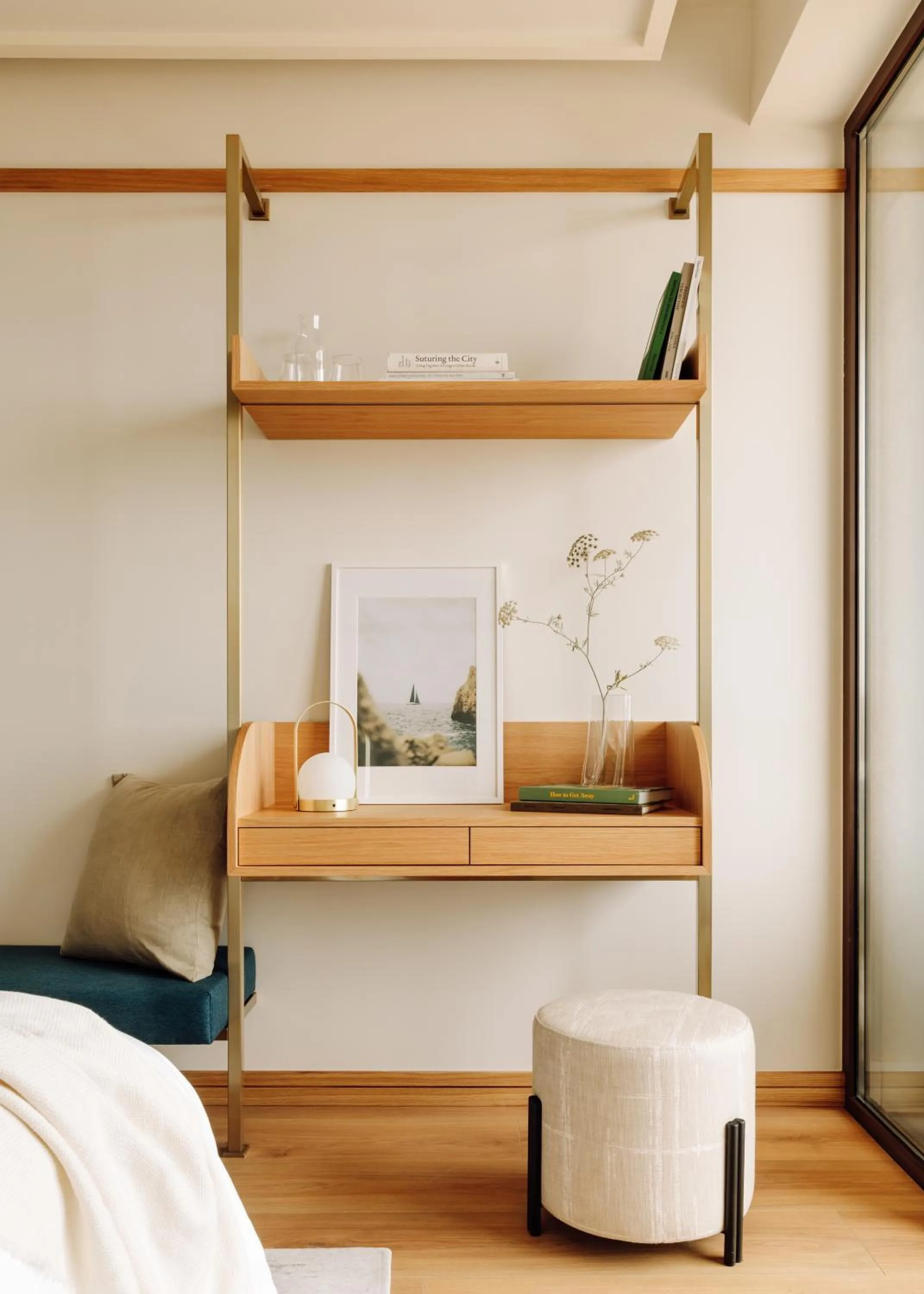 Seating area, Bed in Aethos Ericeira