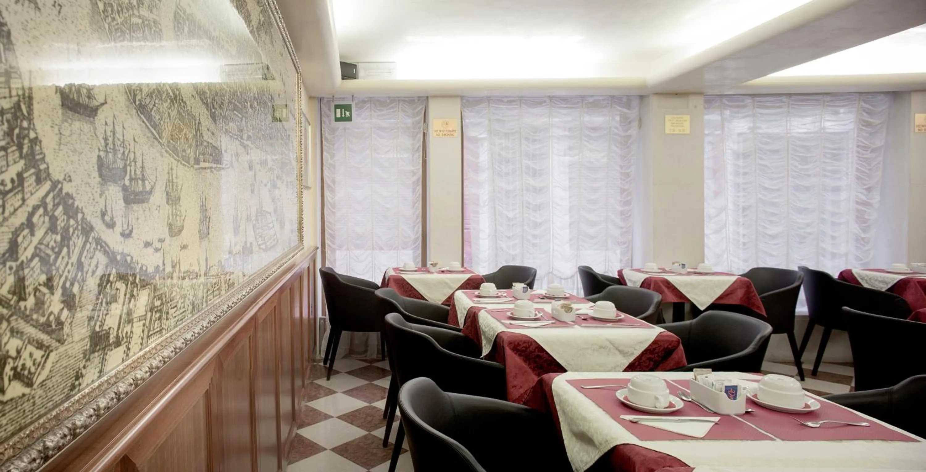 Restaurant/places to eat in Hotel Commercio & Pellegrino