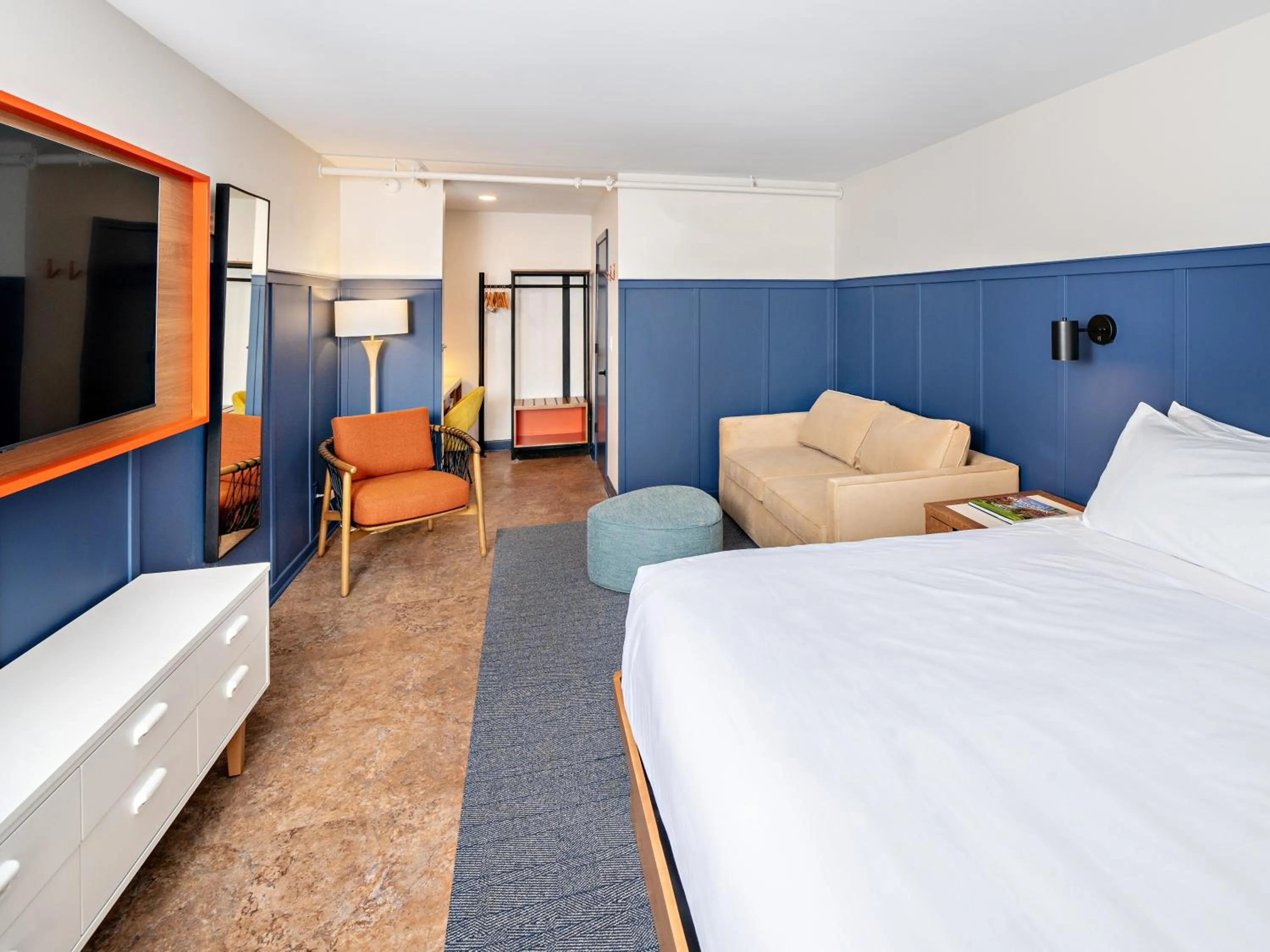 Photo of the whole room, Bed in Bardstown Motor Lodge