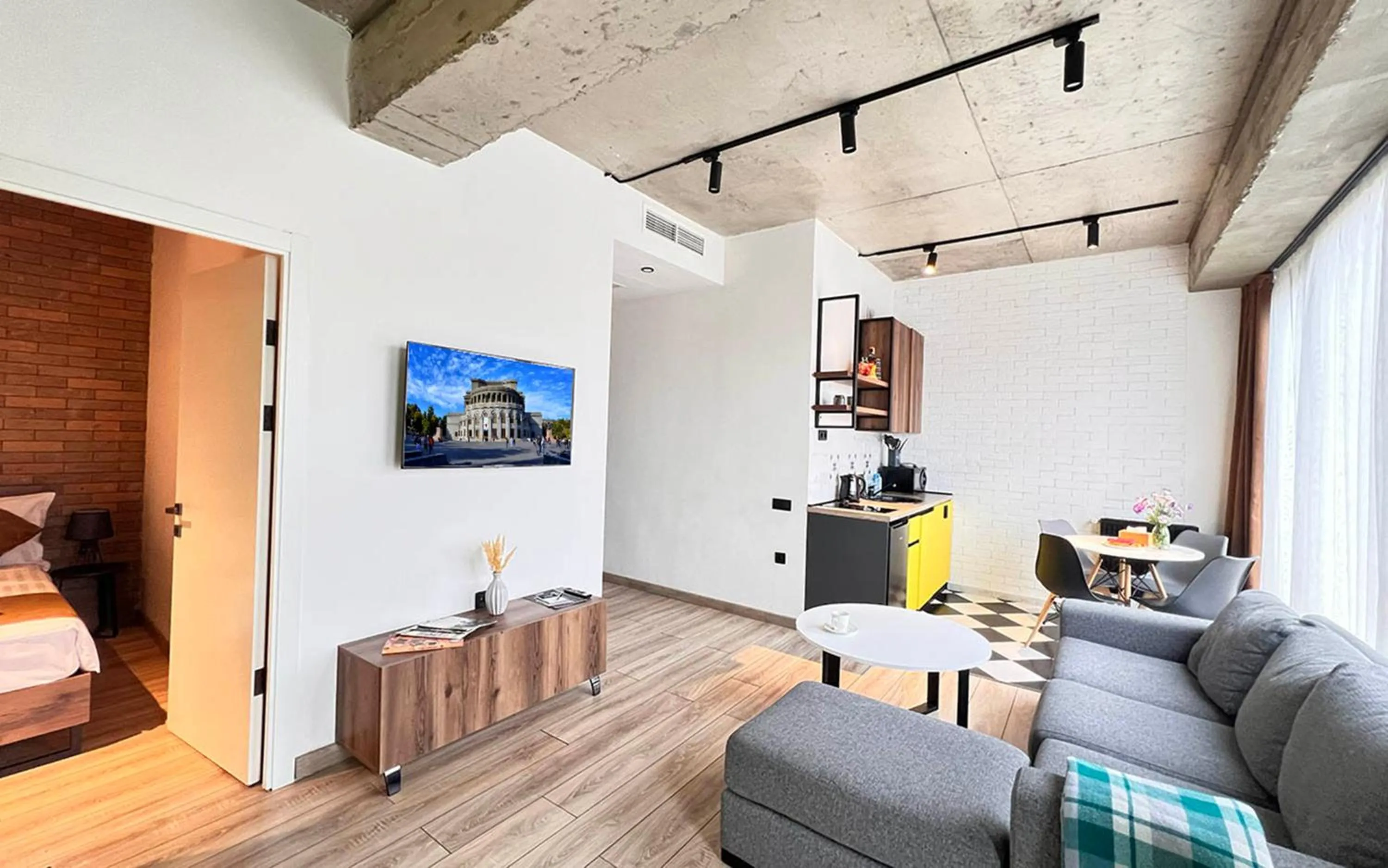 Family Suite with Balcony in Rooms Apart Hotel by RED