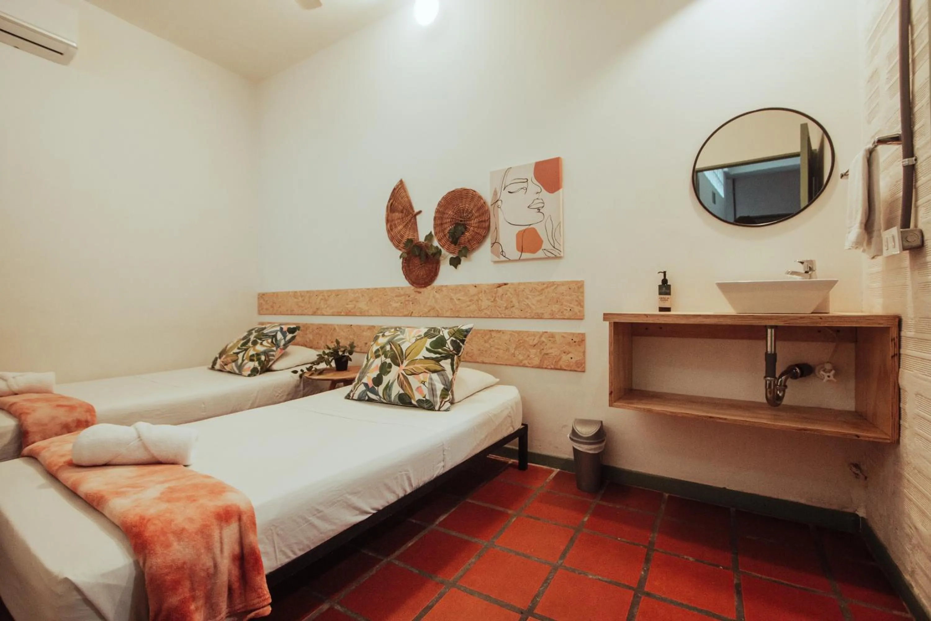 Photo of the whole room, Bed in Centro Hostel Medellin
