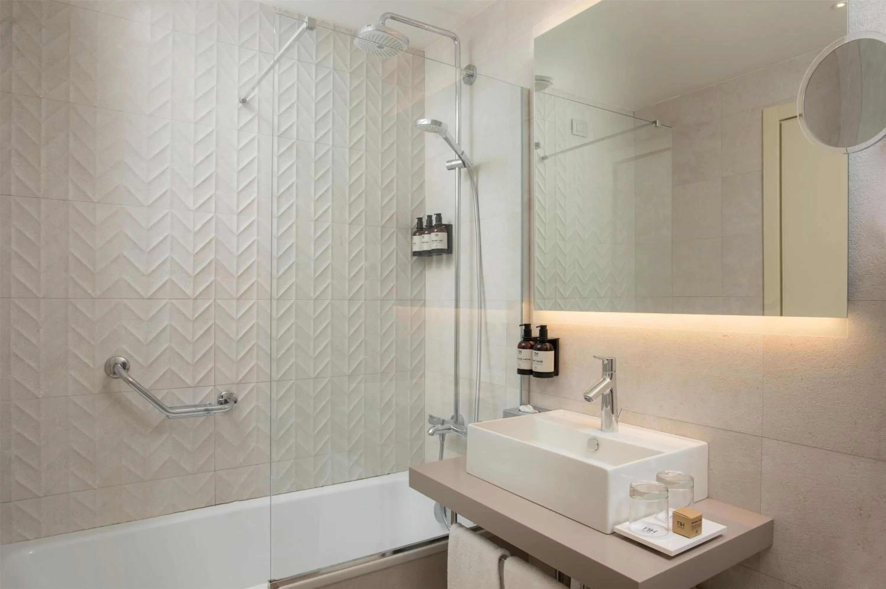 Bathroom in NH Palermo