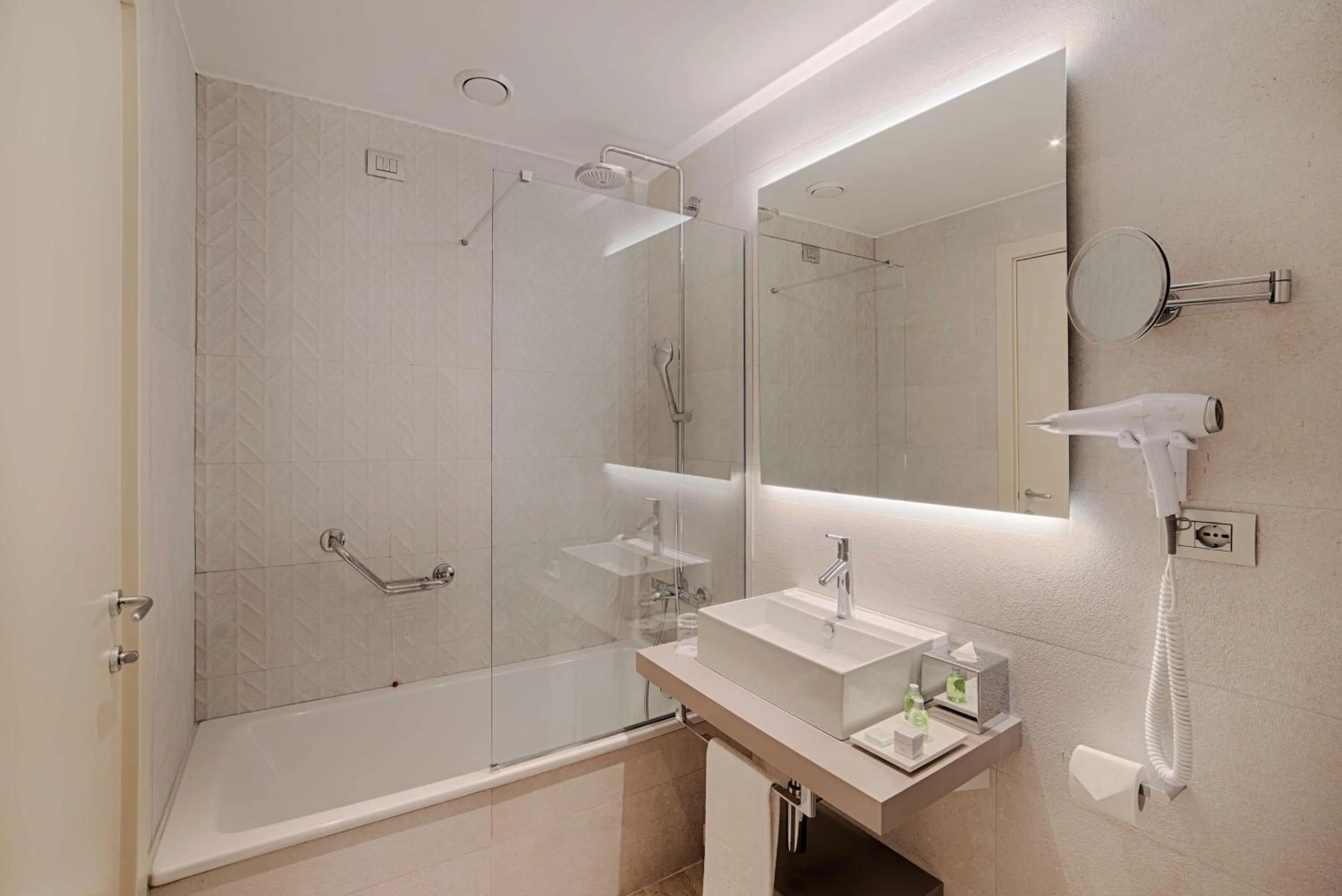 Bathroom in NH Palermo