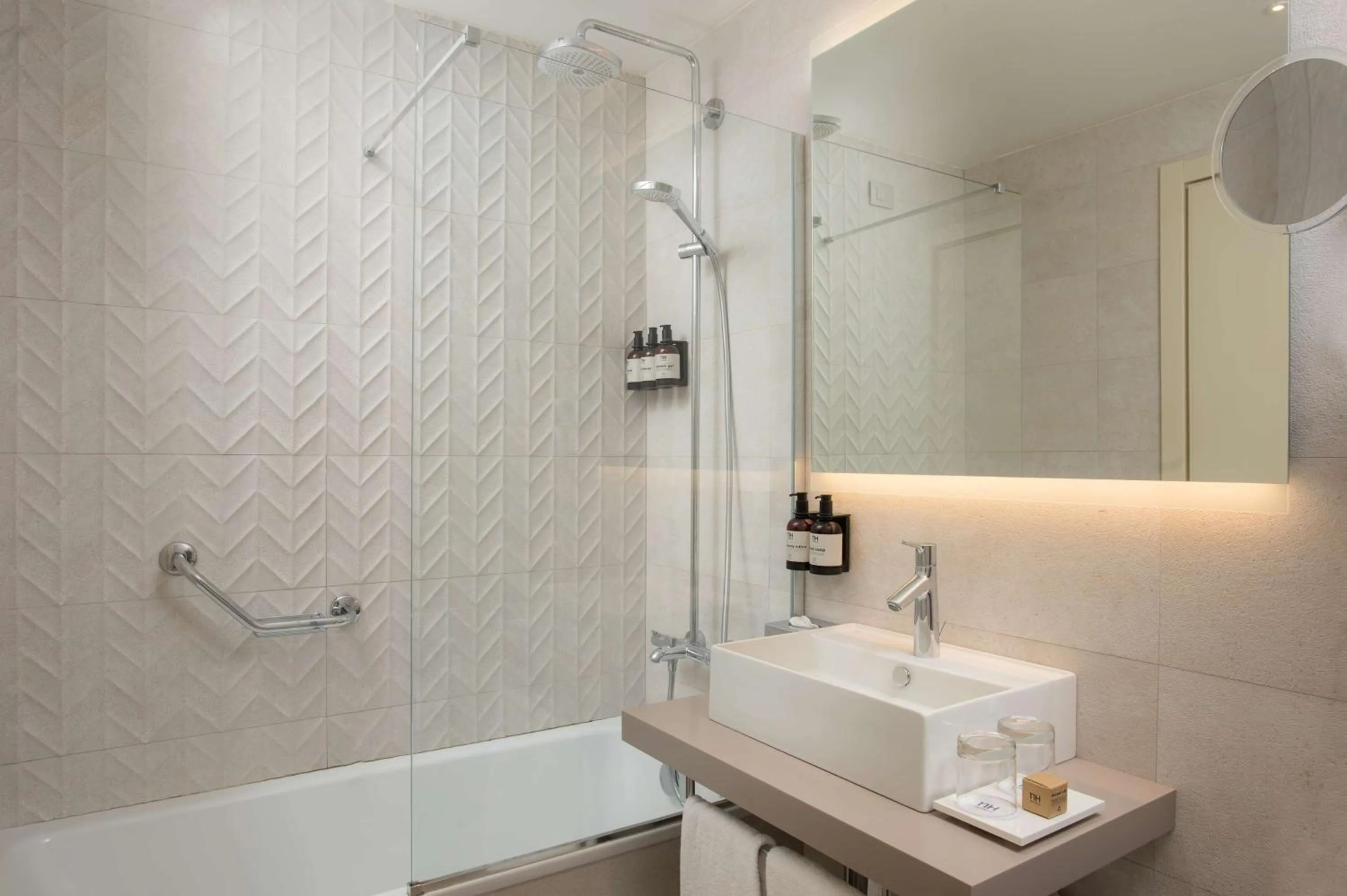 Bathroom in NH Palermo