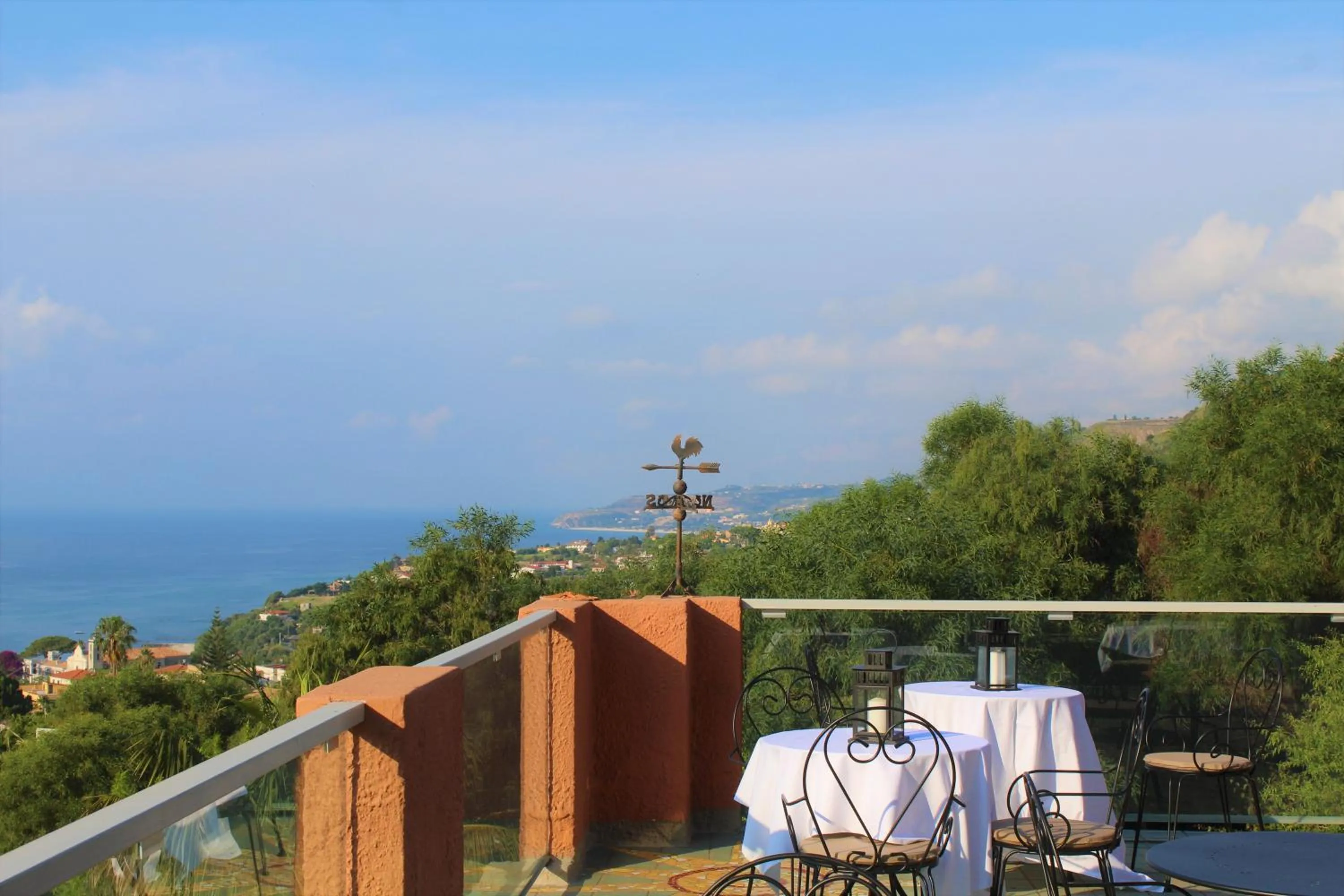 Balcony/Terrace in Hotel - Giardino Marchese D'Altavilla