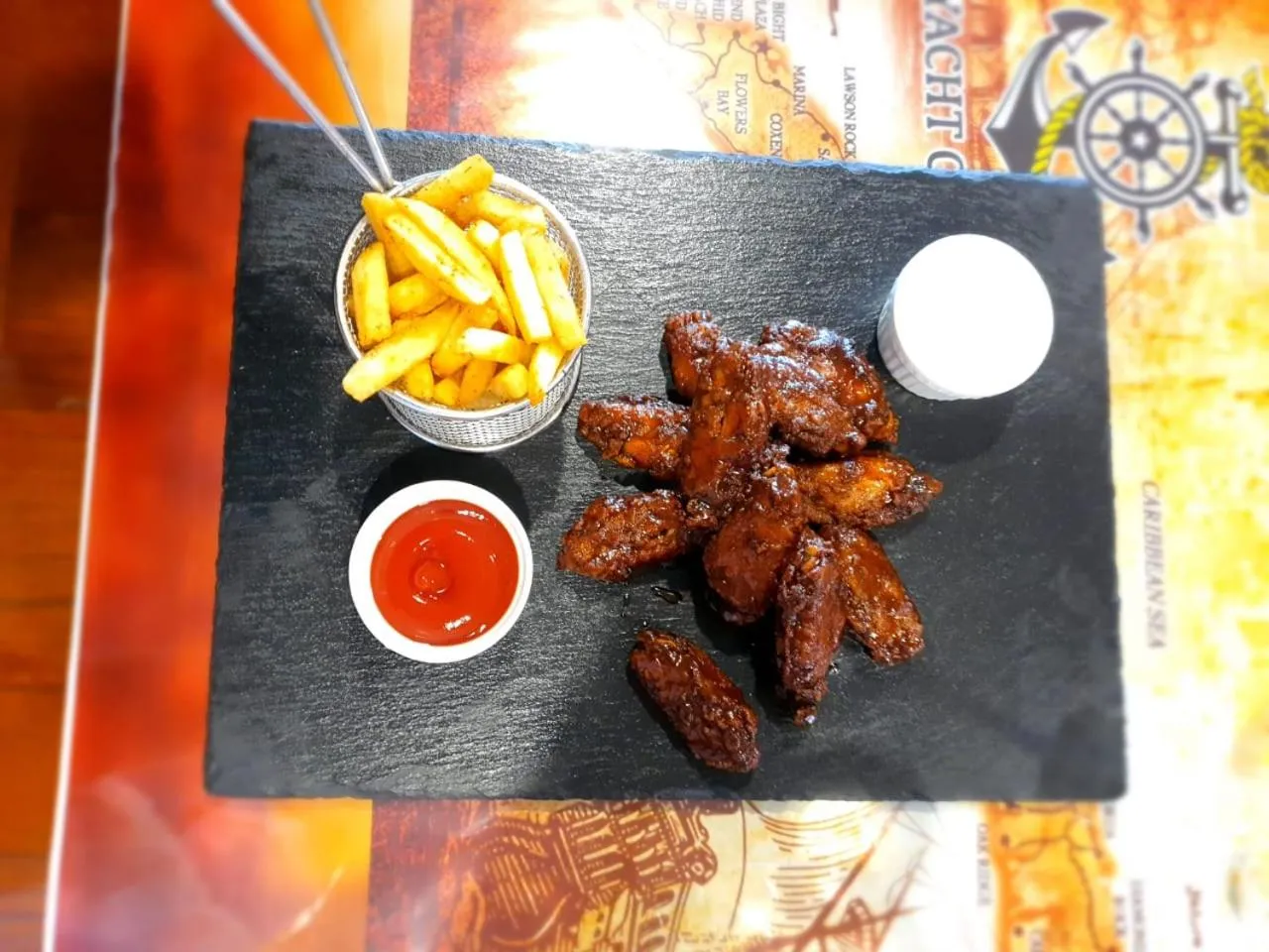 Restaurant/places to eat in Hotel and Dive Center Roatan Yacht Club