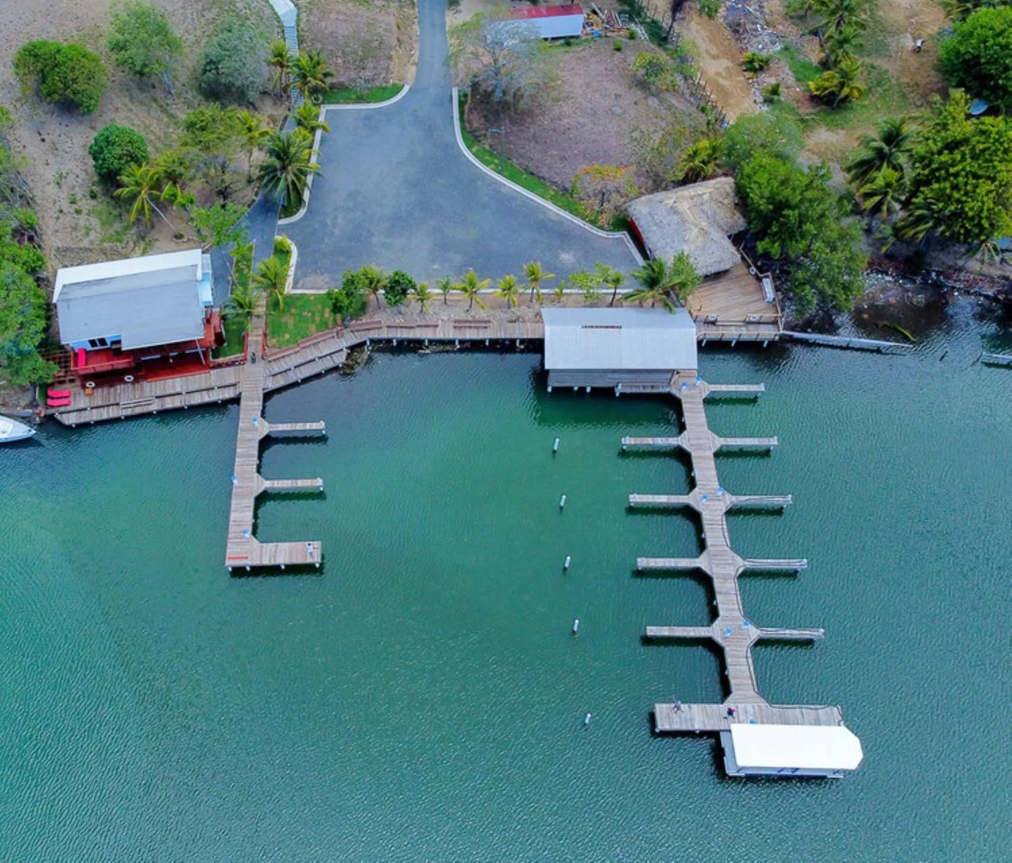 Property building in Hotel and Dive Center Roatan Yacht Club