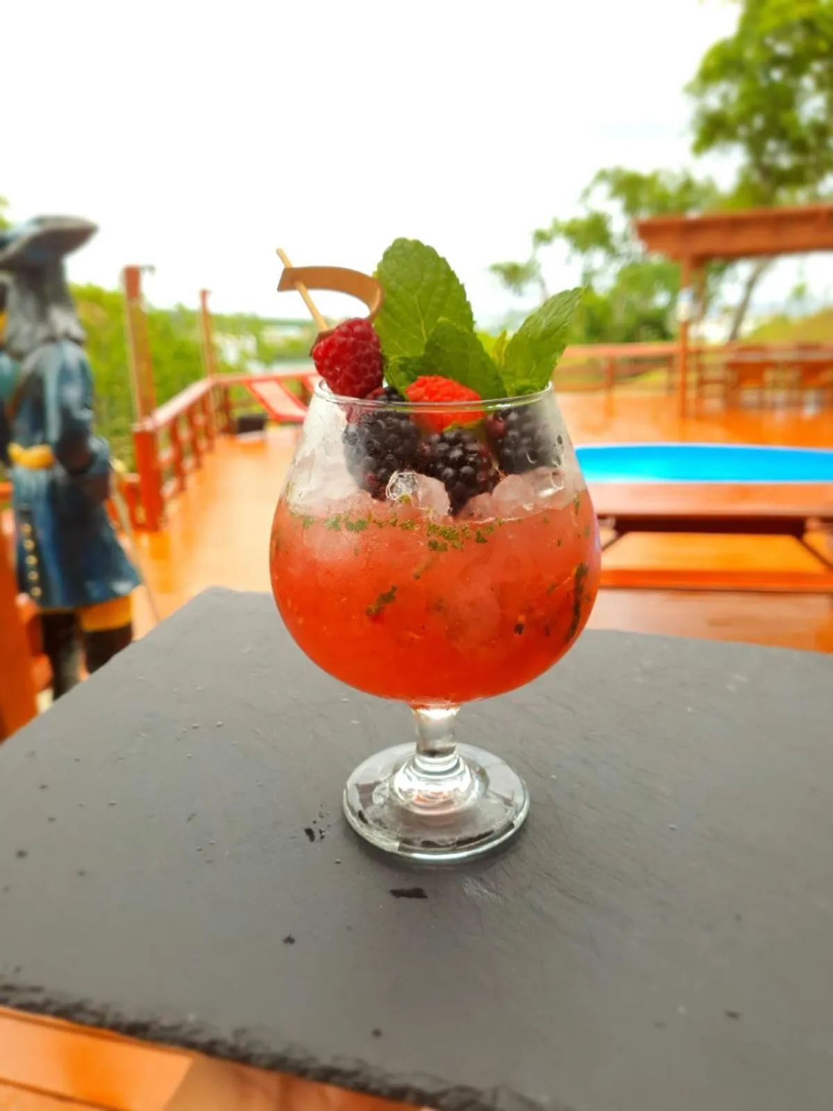 Drinks in Hotel and Dive Center Roatan Yacht Club