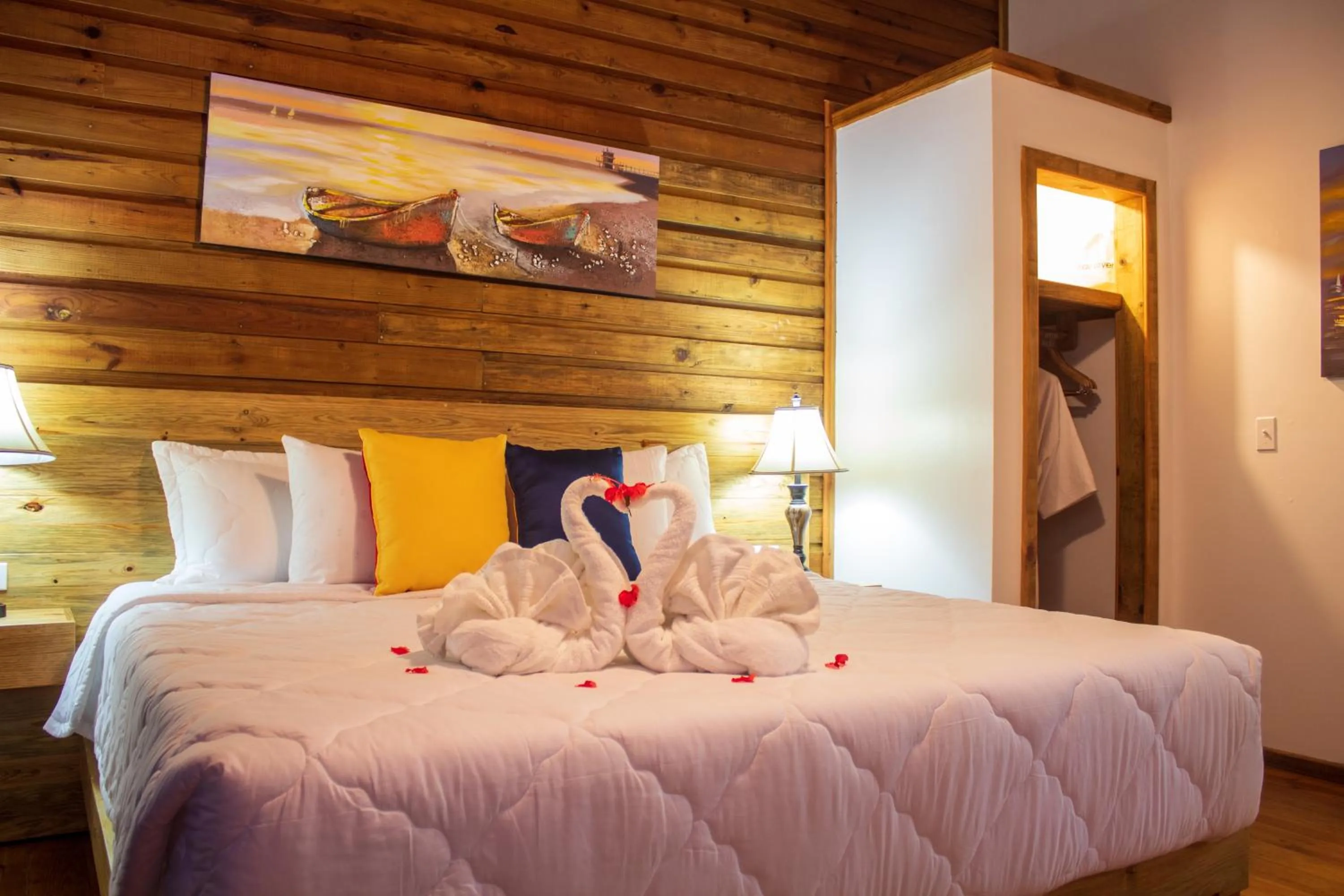 Bed in Hotel and Dive Center Roatan Yacht Club