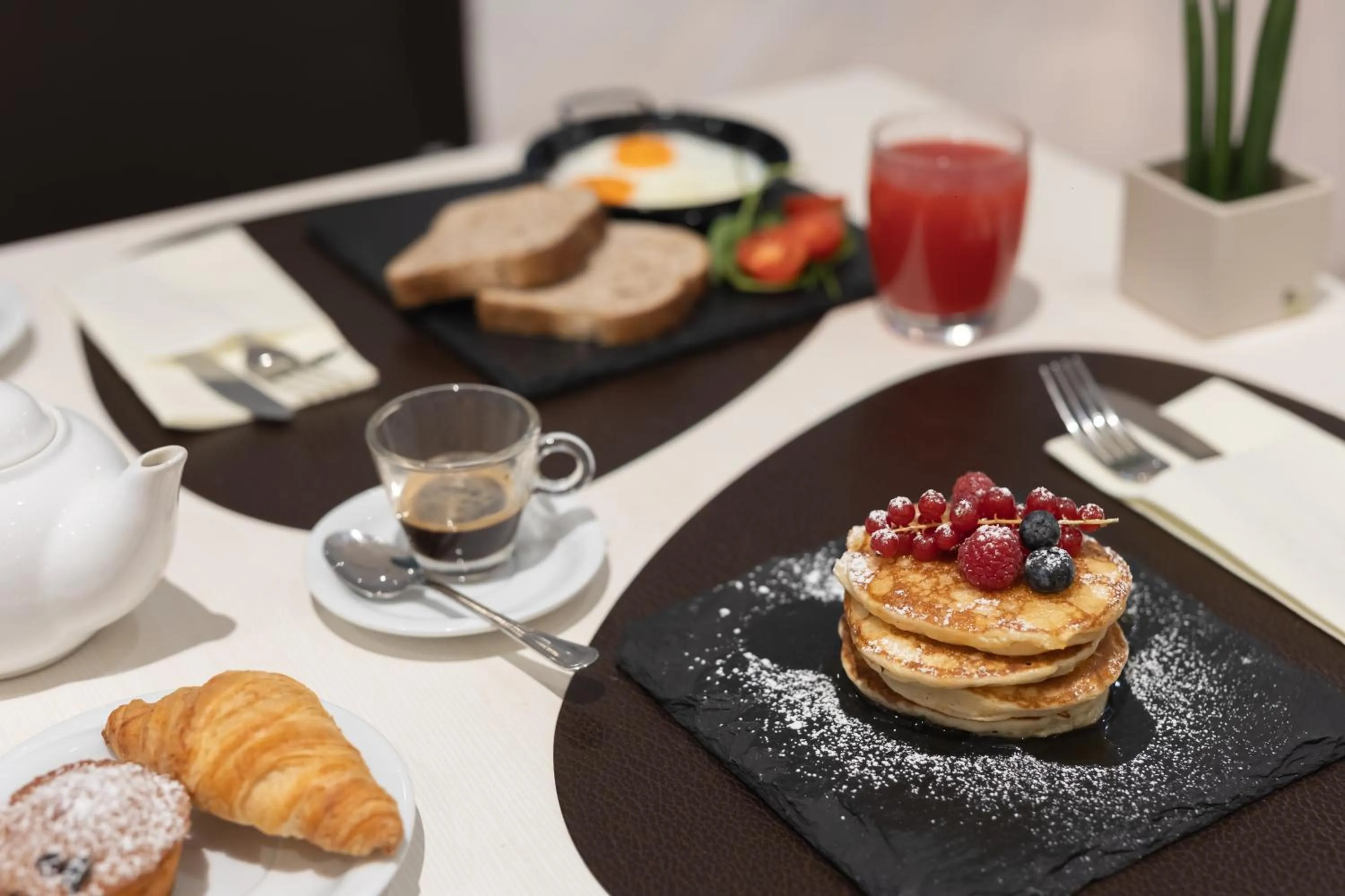 Continental breakfast in Trilussa Palace Hotel Congress & Spa