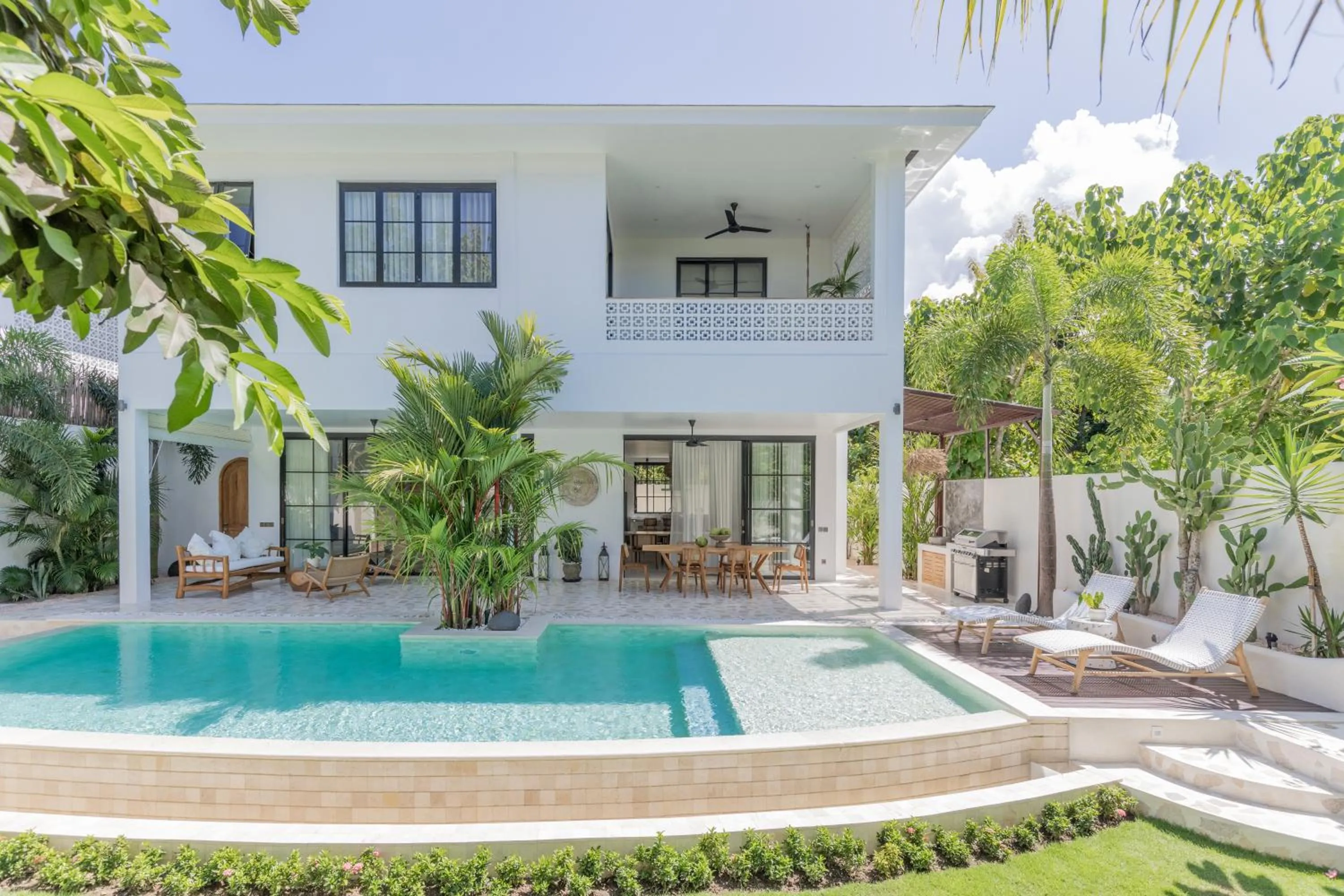 Property building in Casa Philip