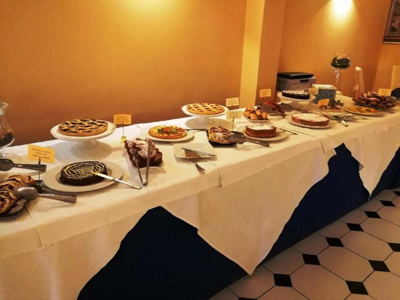 Buffet breakfast in Hotel La Meridiana